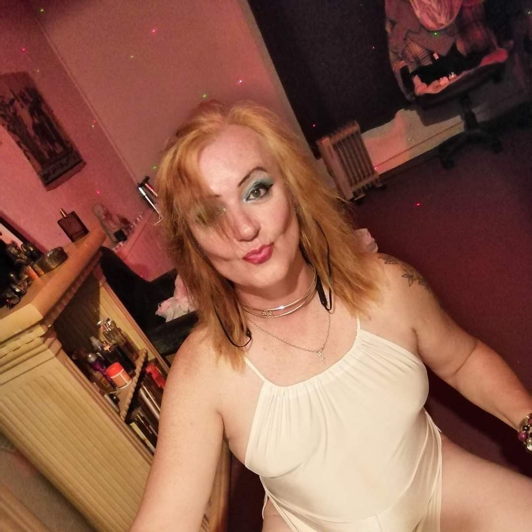 https://cdn.adultwork.com/gallery/G12/8869278.jpg