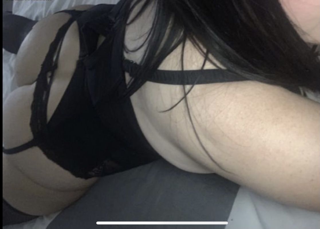 https://cdn.adultwork.com/gallery/G12/8869565.jpg