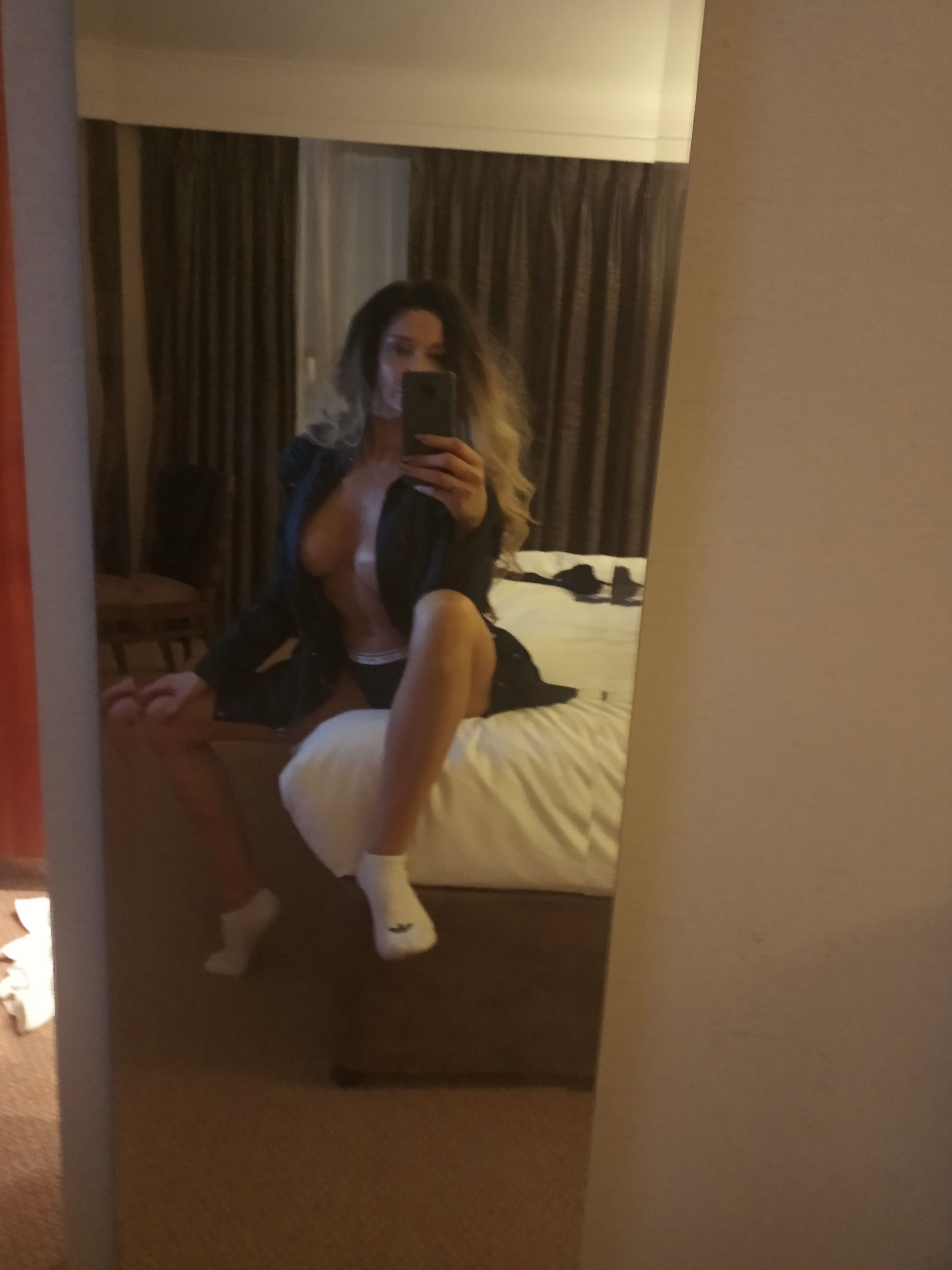 https://cdn.adultwork.com/gallery/G12/8871482.jpg