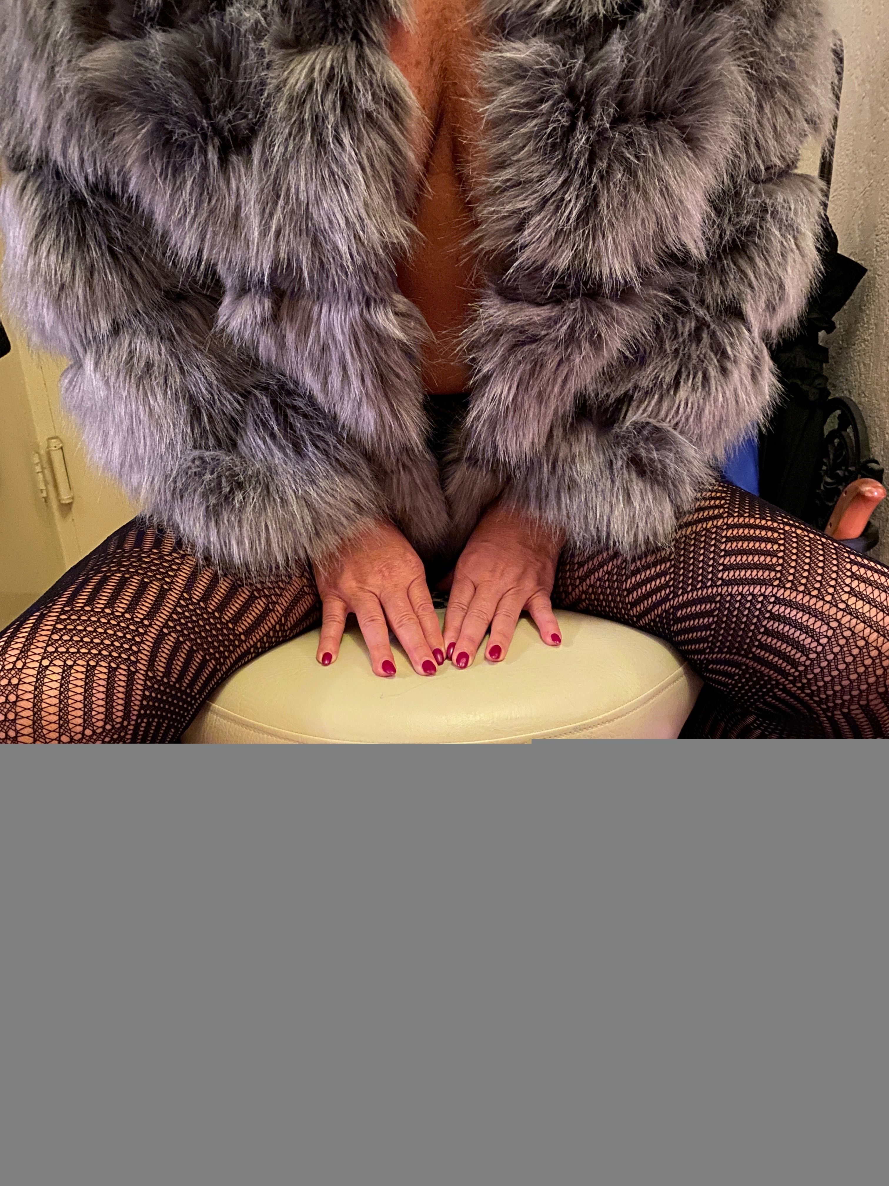 https://cdn.adultwork.com/gallery/G12/8871517.jpg