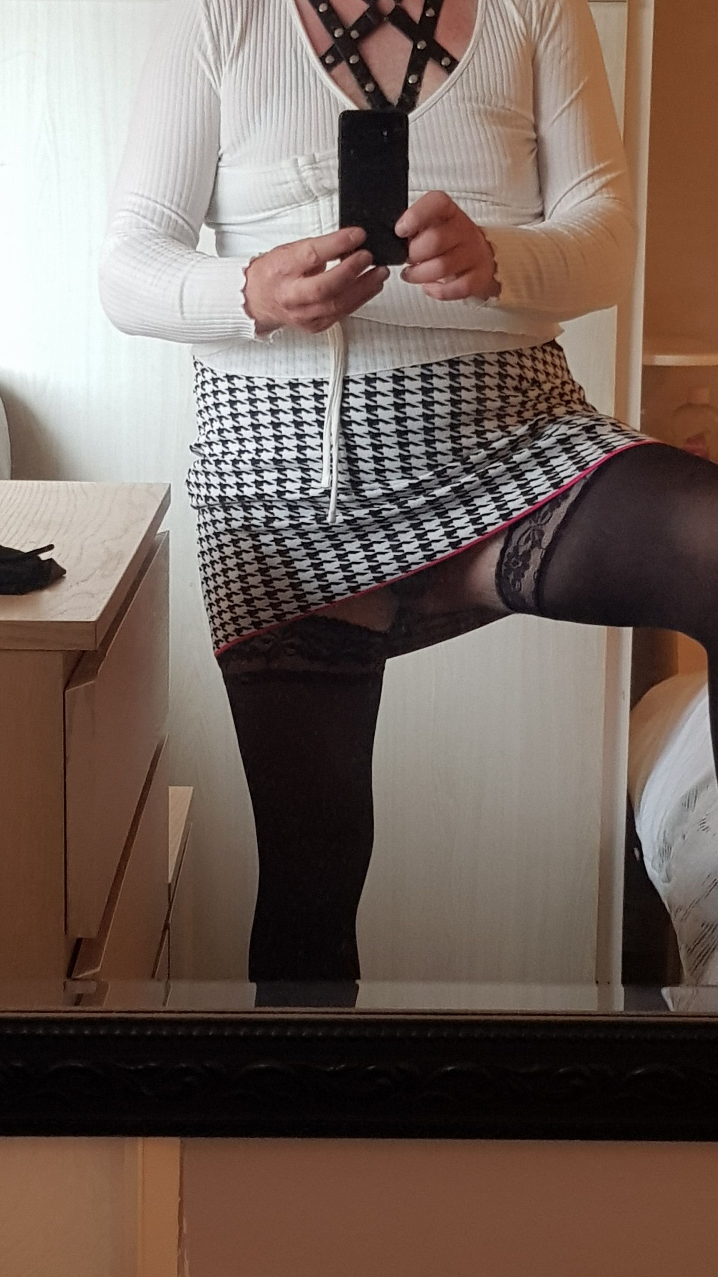 https://cdn.adultwork.com/gallery/G12/8871878.jpg