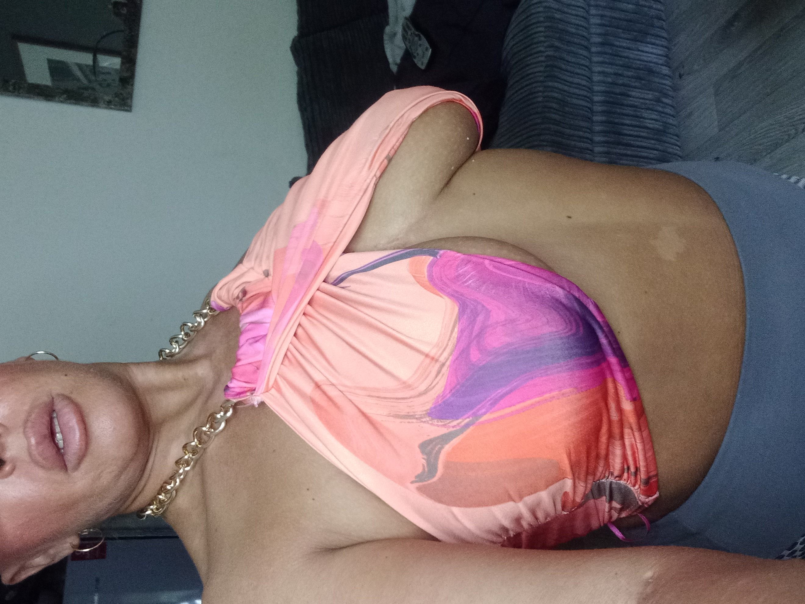 https://cdn.adultwork.com/gallery/G12/8873795.jpg