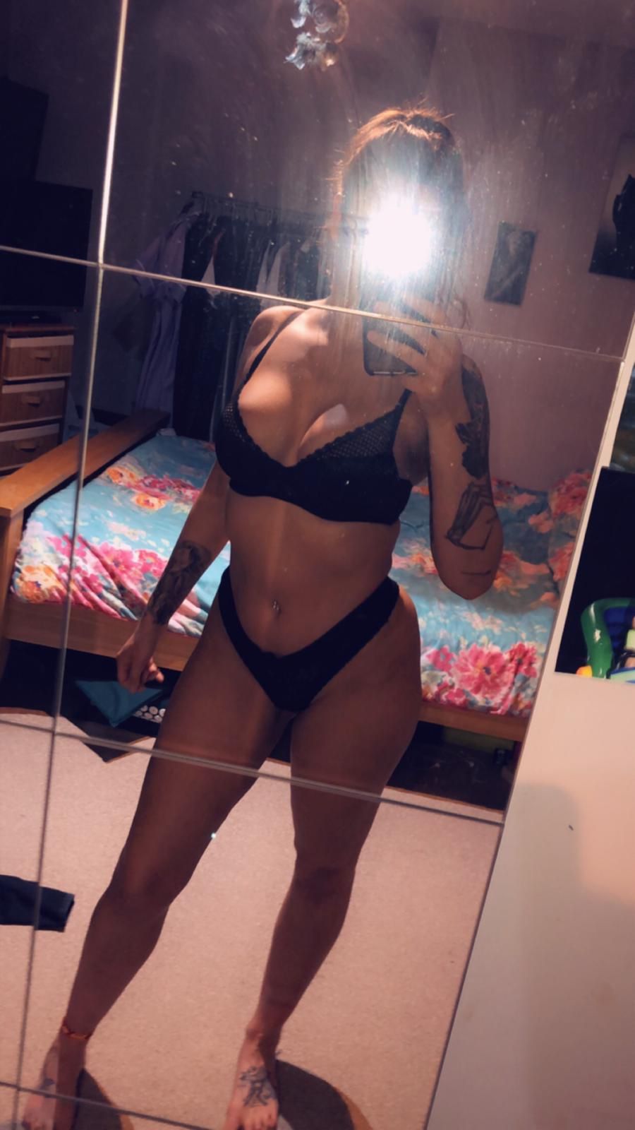 https://cdn.adultwork.com/gallery/G12/8877183.jpg