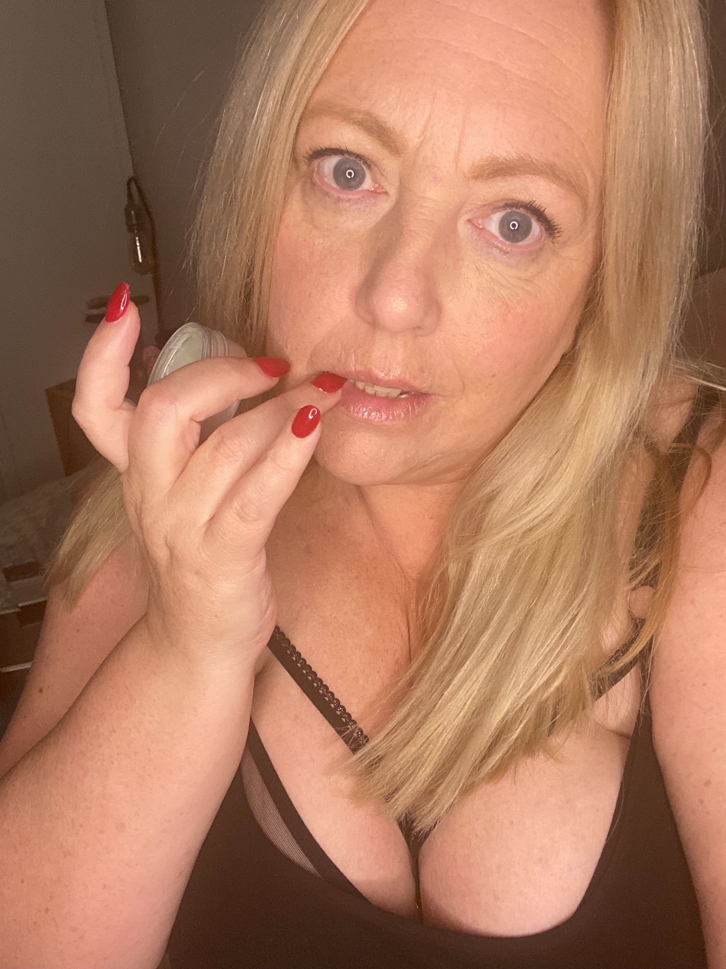 https://cdn.adultwork.com/gallery/G12/8878298.jpg