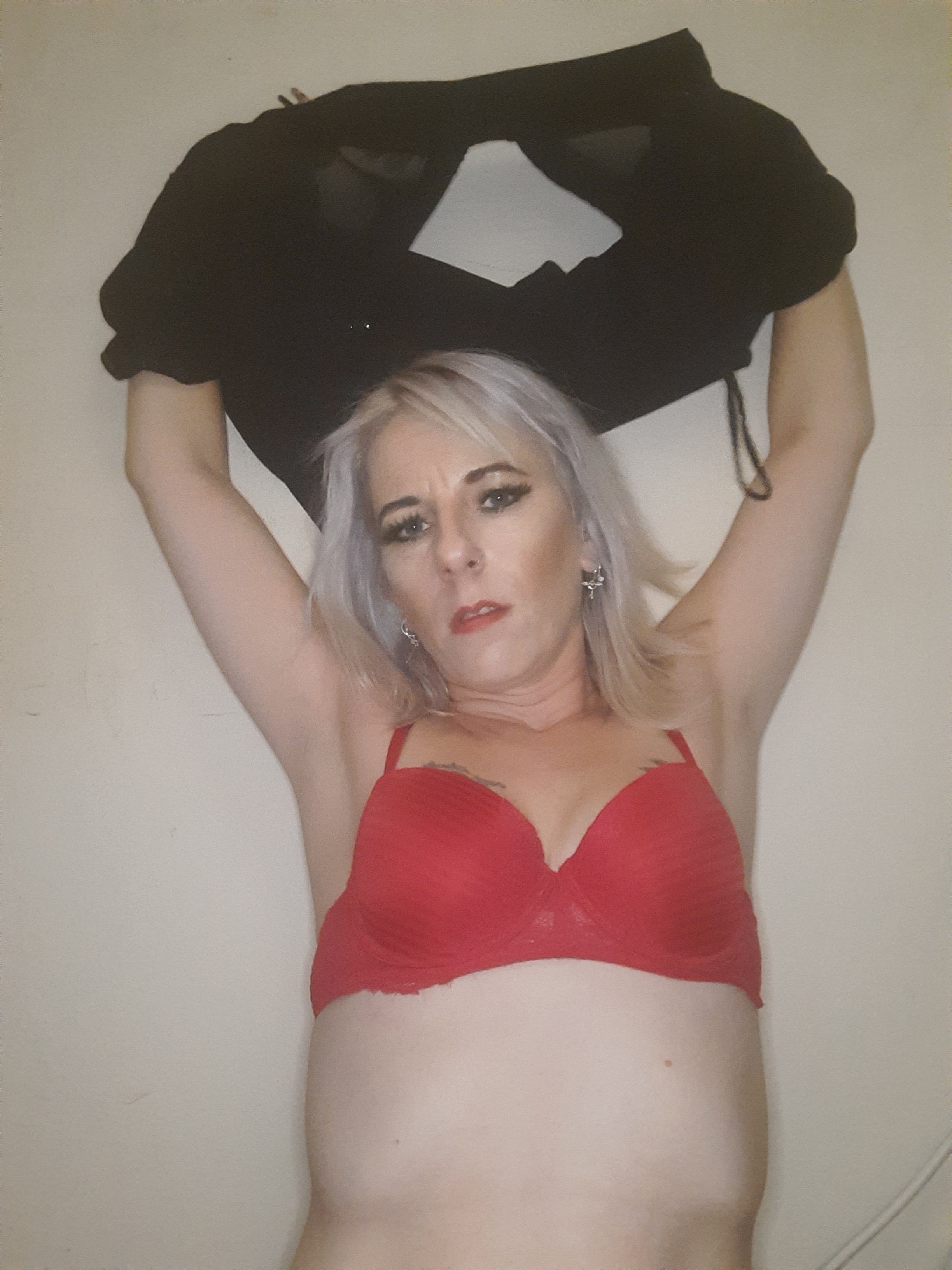 https://cdn.adultwork.com/gallery/G12/8881407.jpg