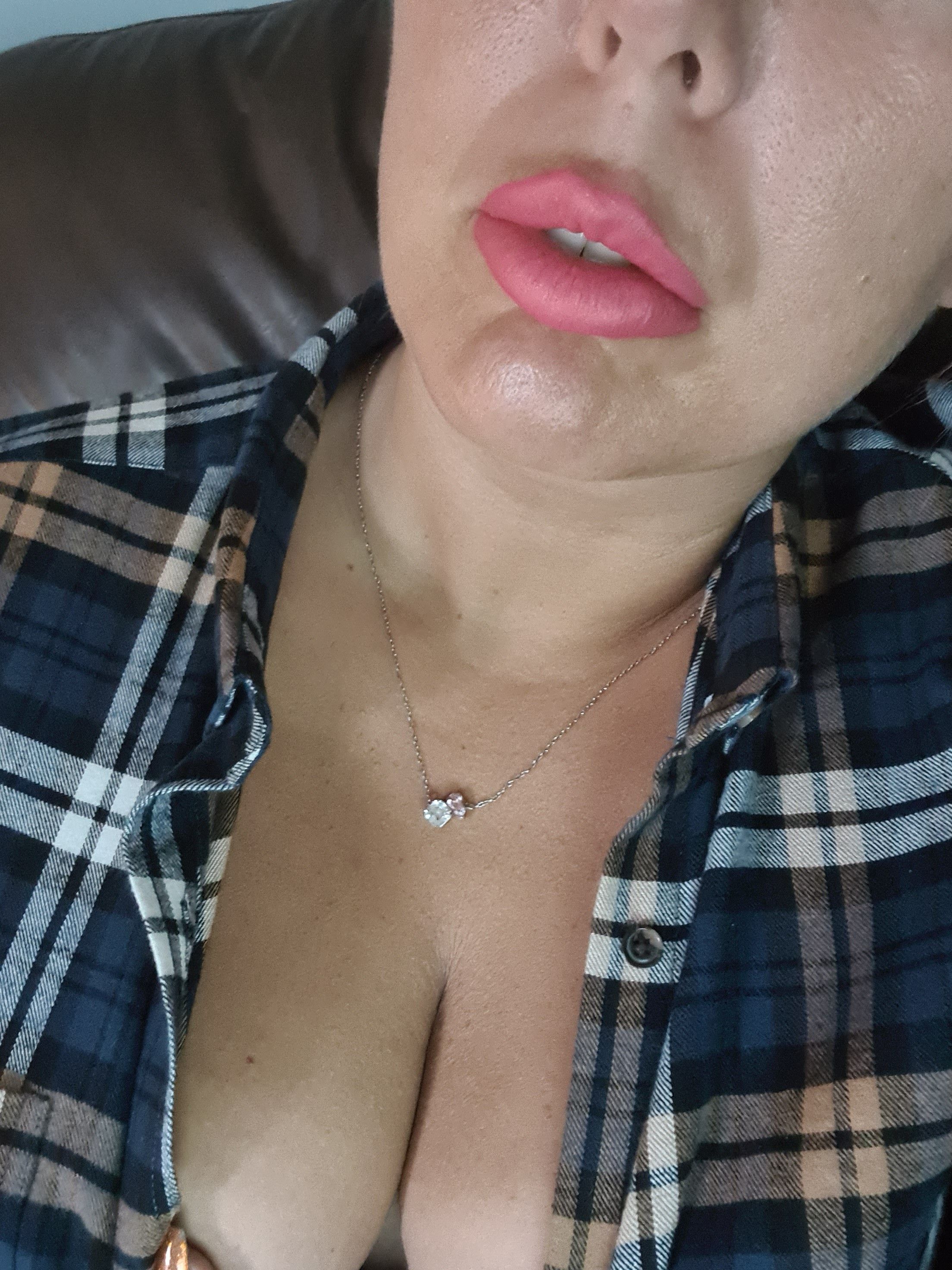 https://cdn.adultwork.com/gallery/G12/8881896.jpg