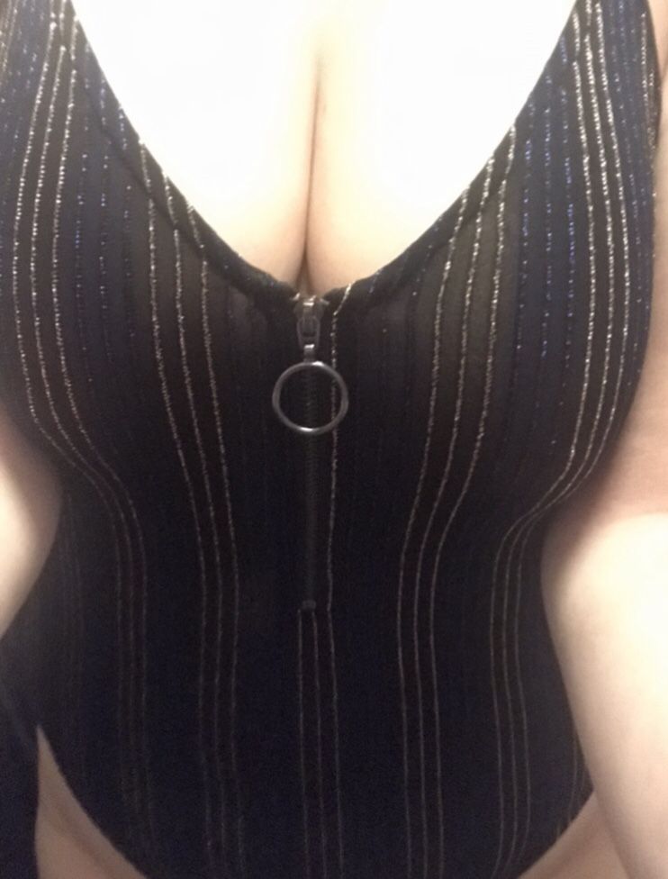 https://cdn.adultwork.com/gallery/G12/8889098.jpg