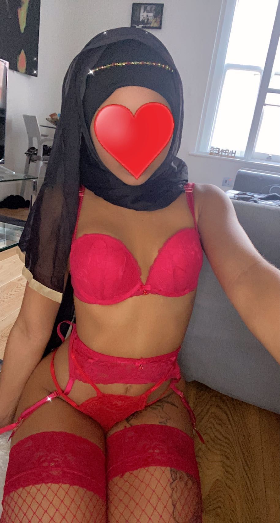 https://cdn.adultwork.com/gallery/G12/8890352.jpg