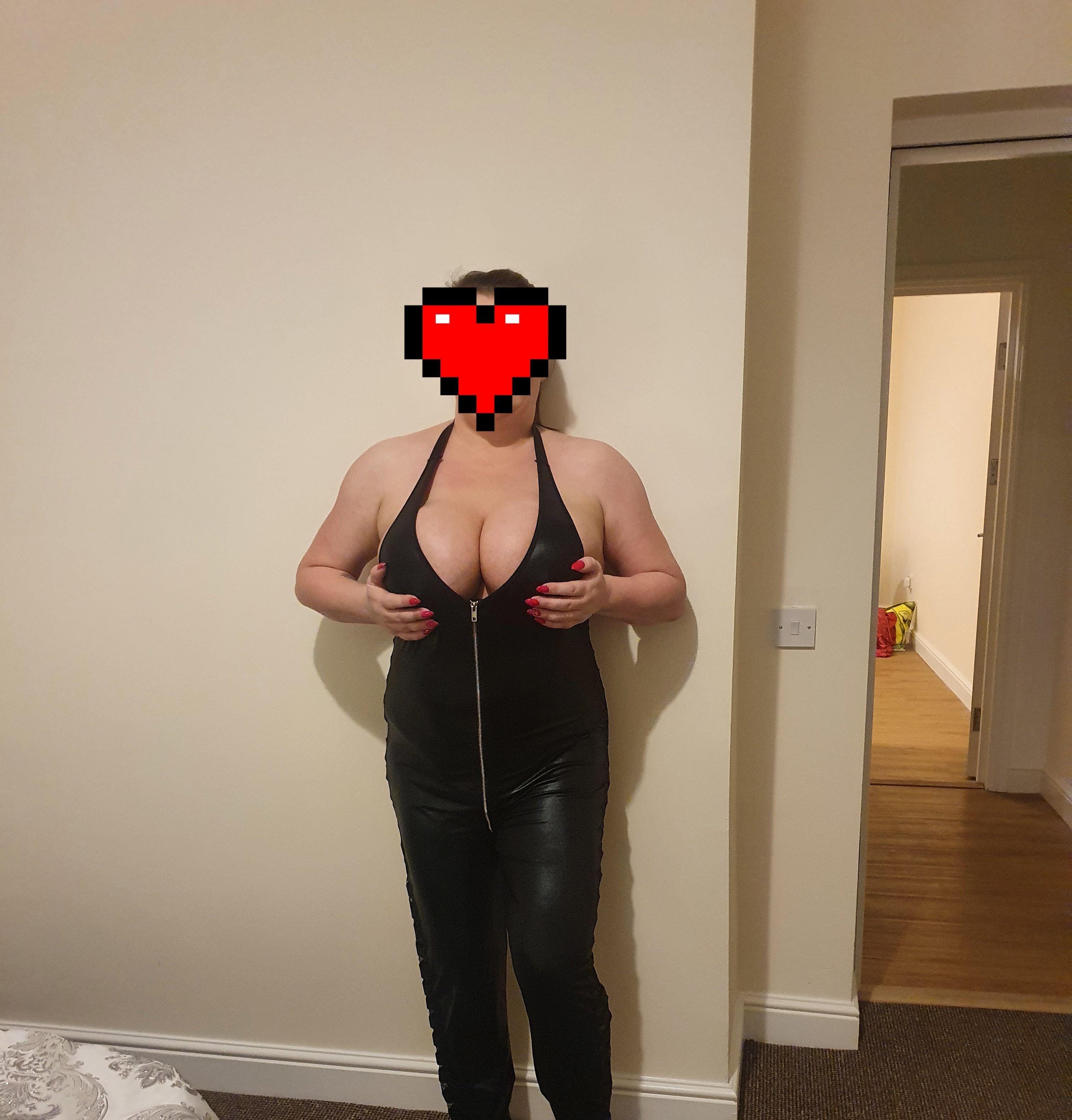 https://cdn.adultwork.com/gallery/G12/8891224.jpg