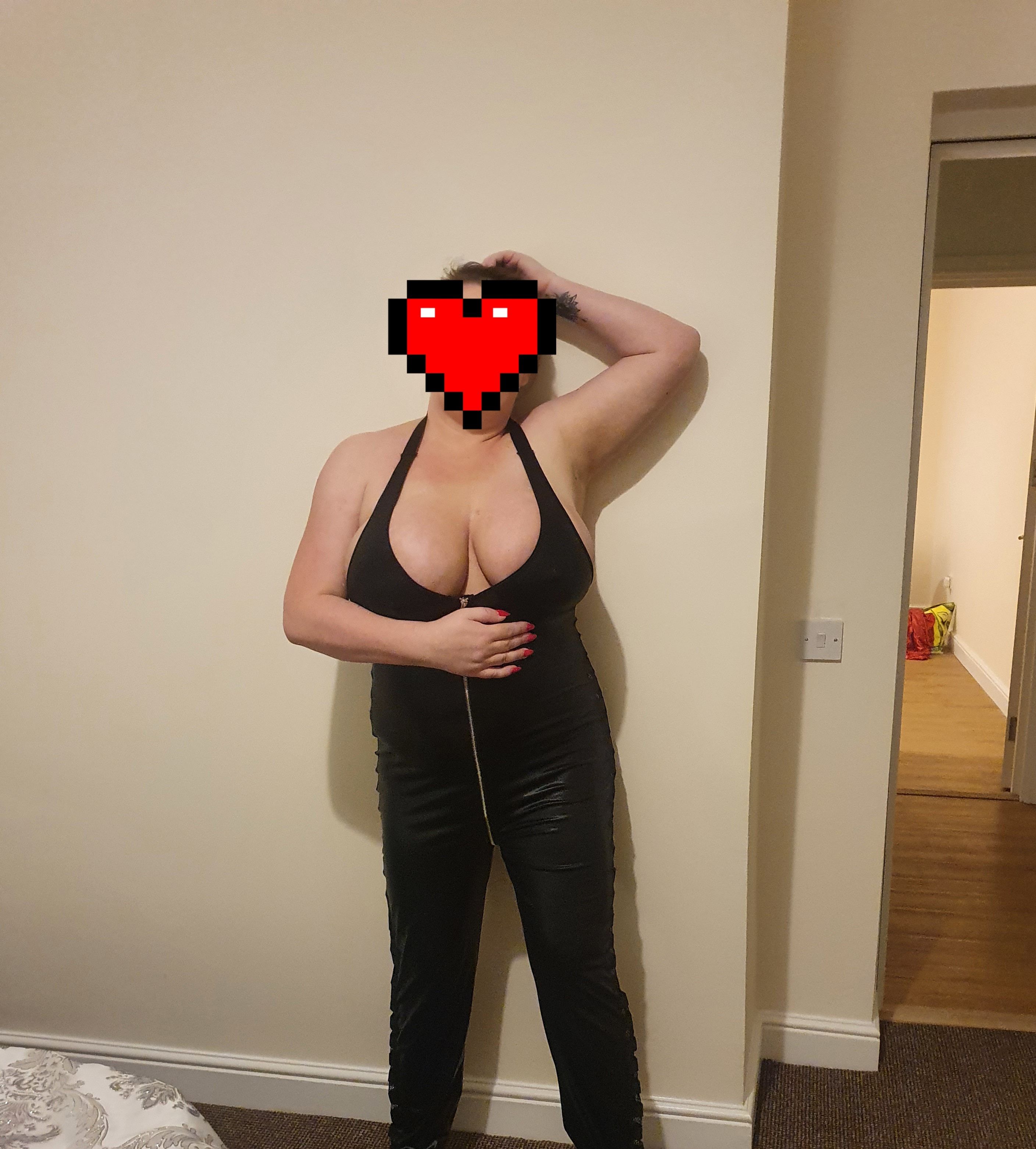 https://cdn.adultwork.com/gallery/G12/8891226.jpg