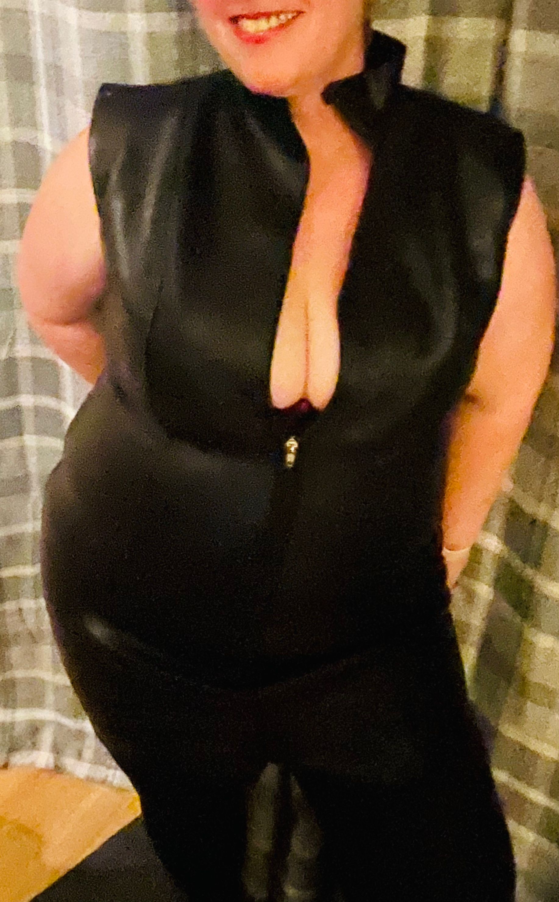 https://cdn.adultwork.com/gallery/G12/8891316.jpg