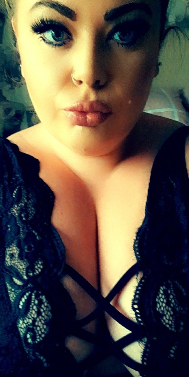 https://cdn.adultwork.com/gallery/G12/8892560.jpg