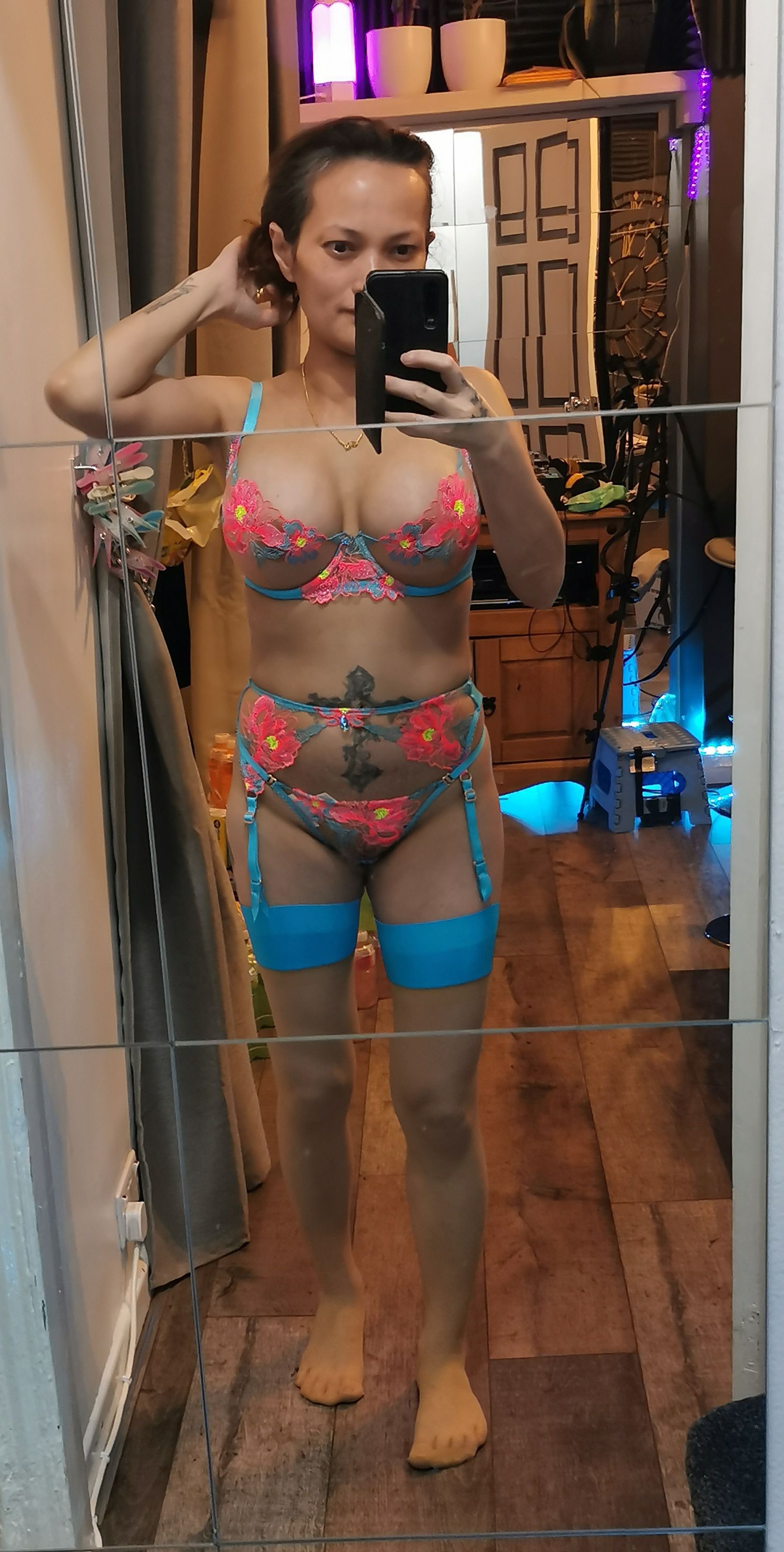 https://cdn.adultwork.com/gallery/G12/8892597.jpg