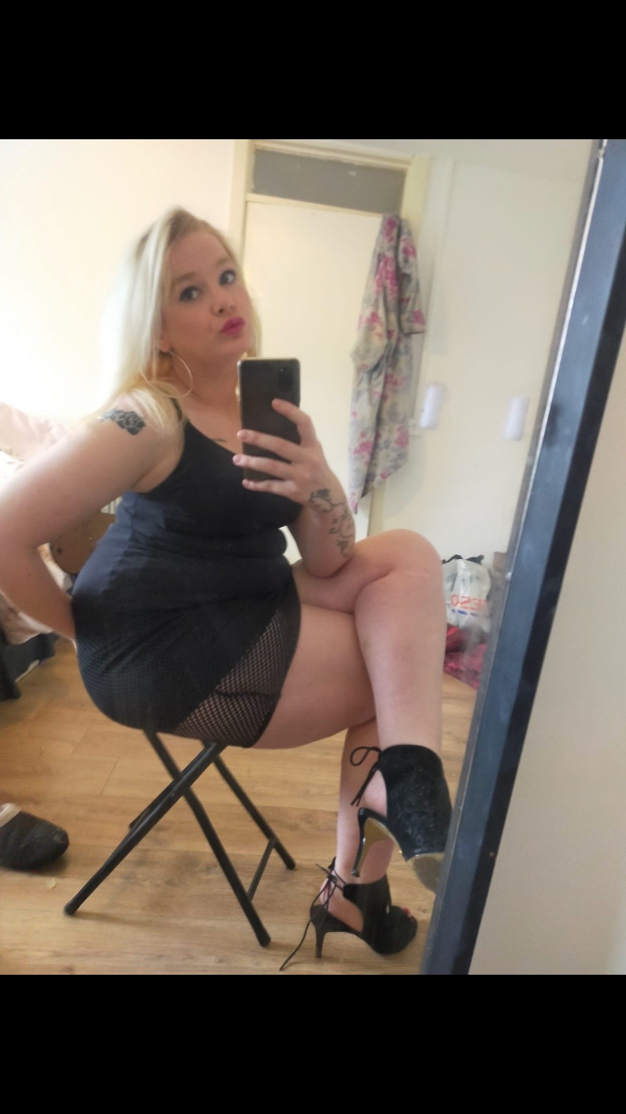 https://cdn.adultwork.com/gallery/G12/8896229.jpg