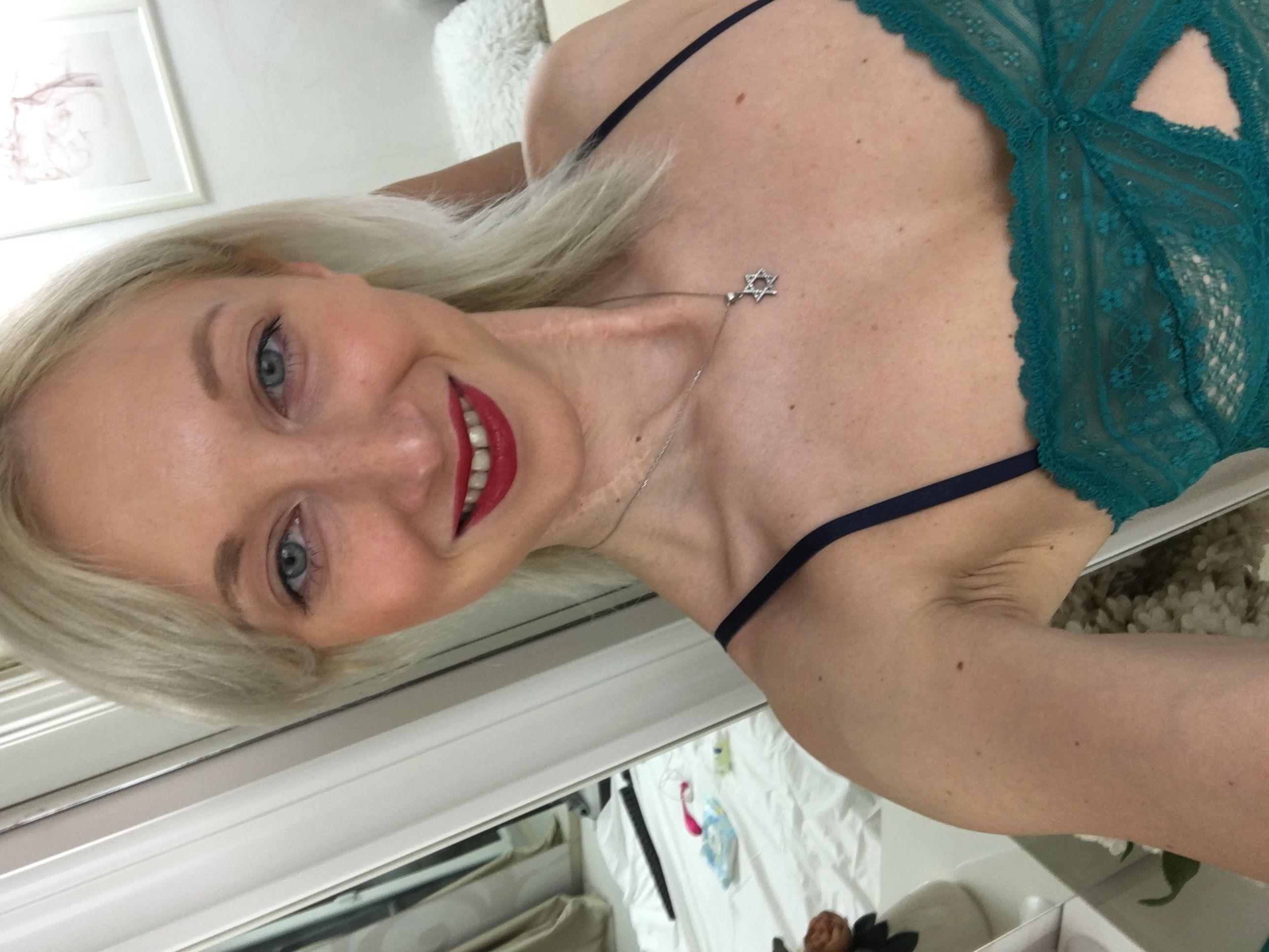 https://cdn.adultwork.com/gallery/G12/8897275.jpg