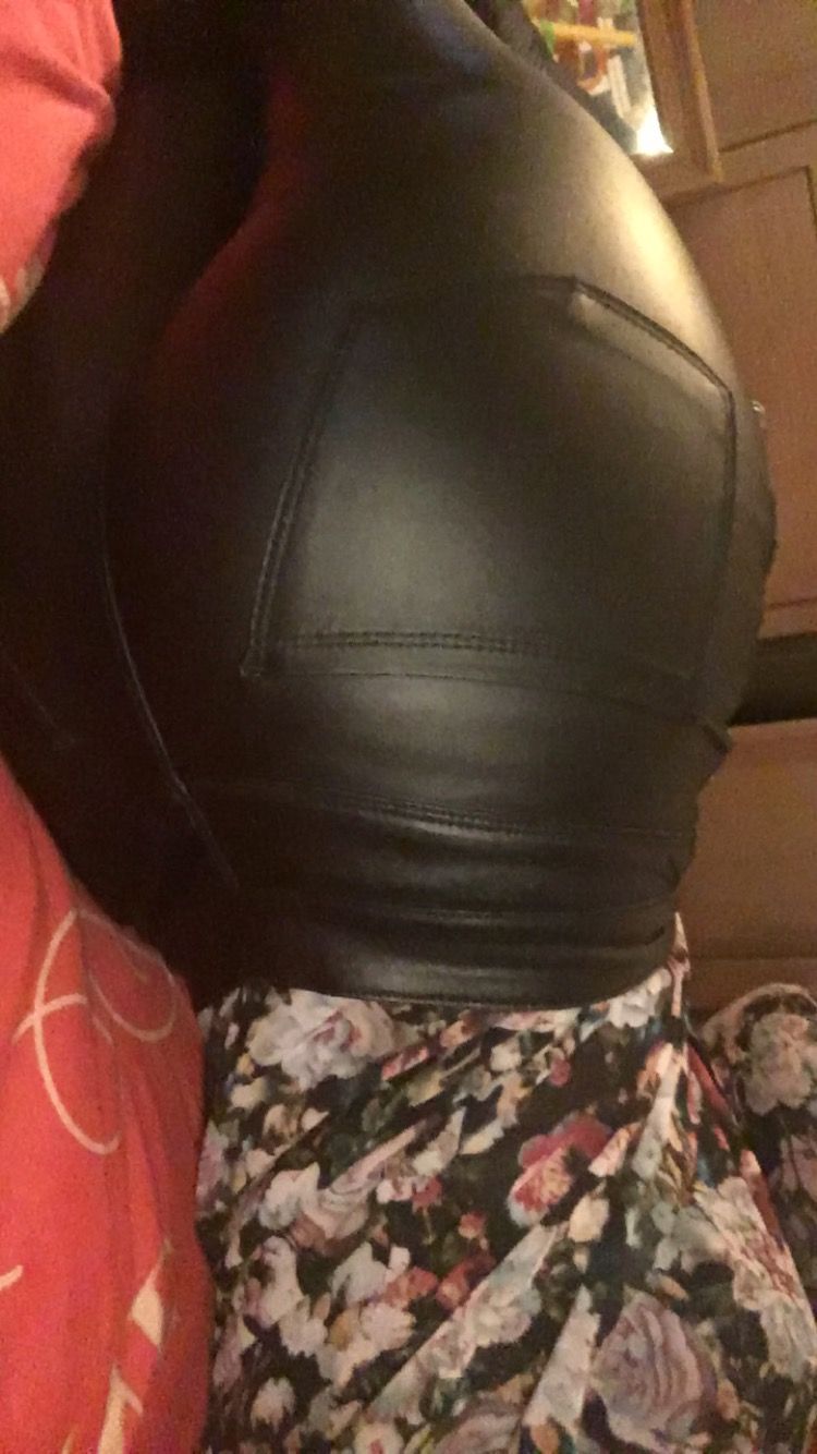 https://cdn.adultwork.com/gallery/G12/8897300.jpg