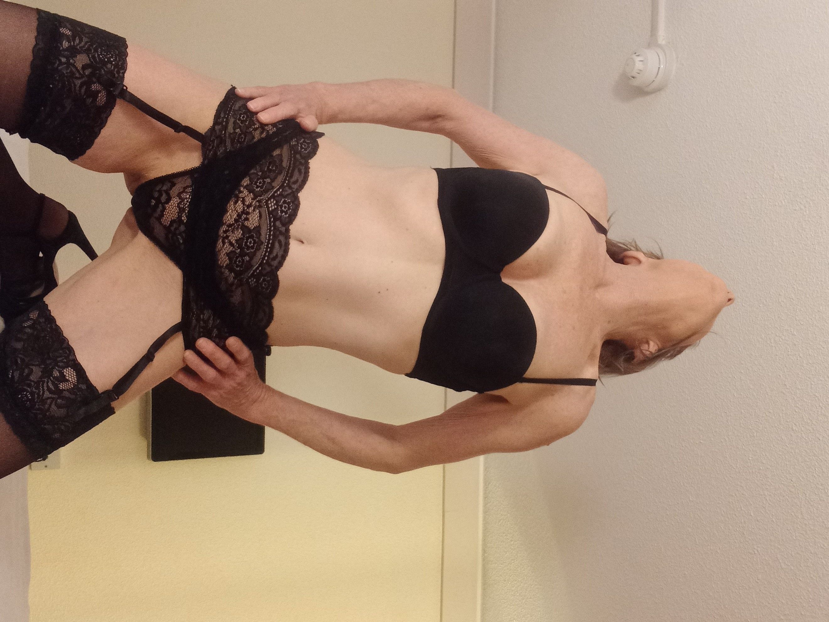 https://cdn.adultwork.com/gallery/G12/8897386.jpg