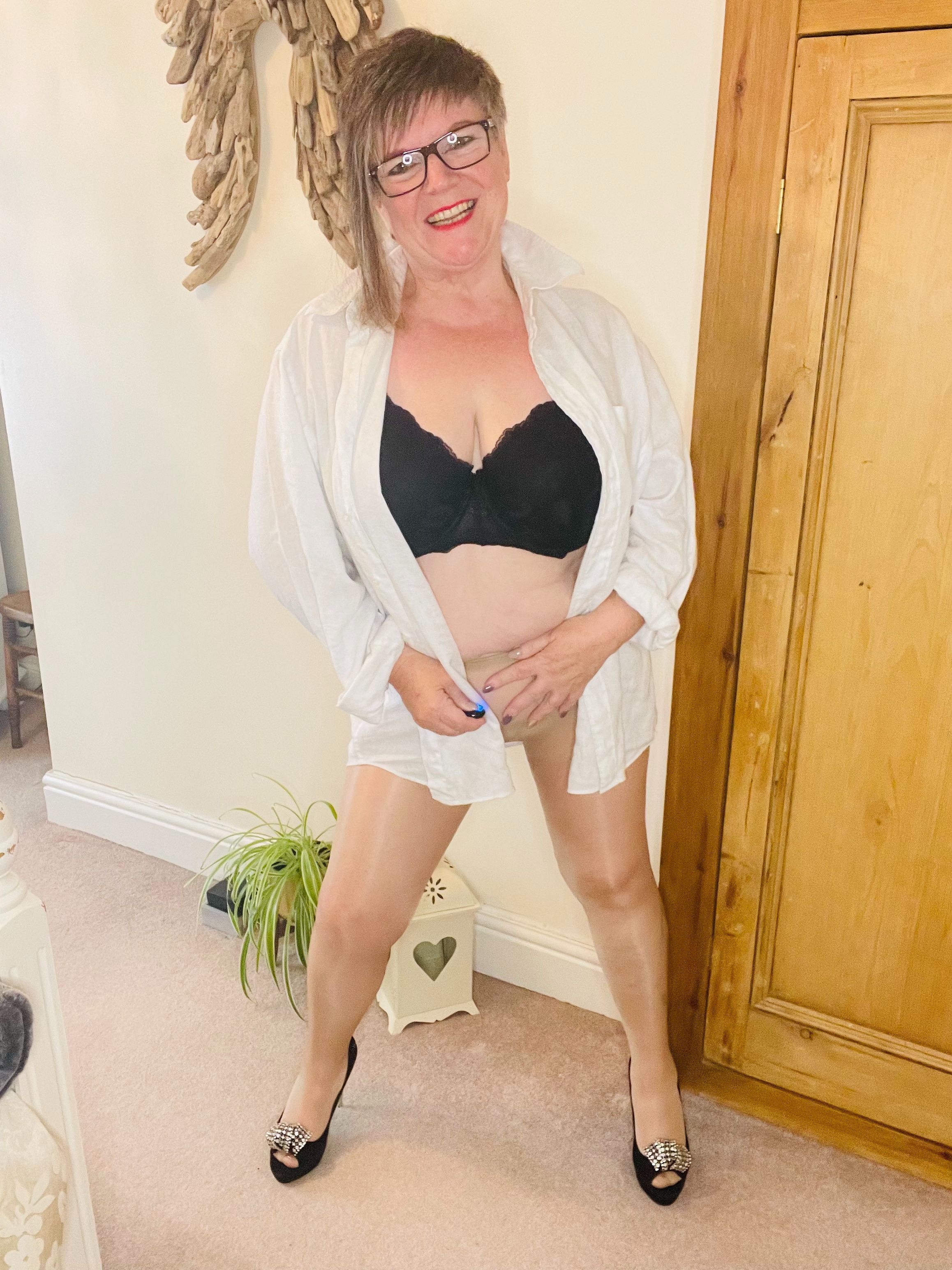 https://cdn.adultwork.com/gallery/G12/8897407.jpg