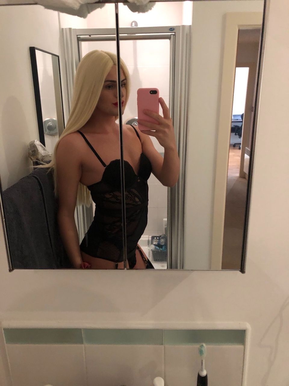 https://cdn.adultwork.com/gallery/G12/8897769.jpg