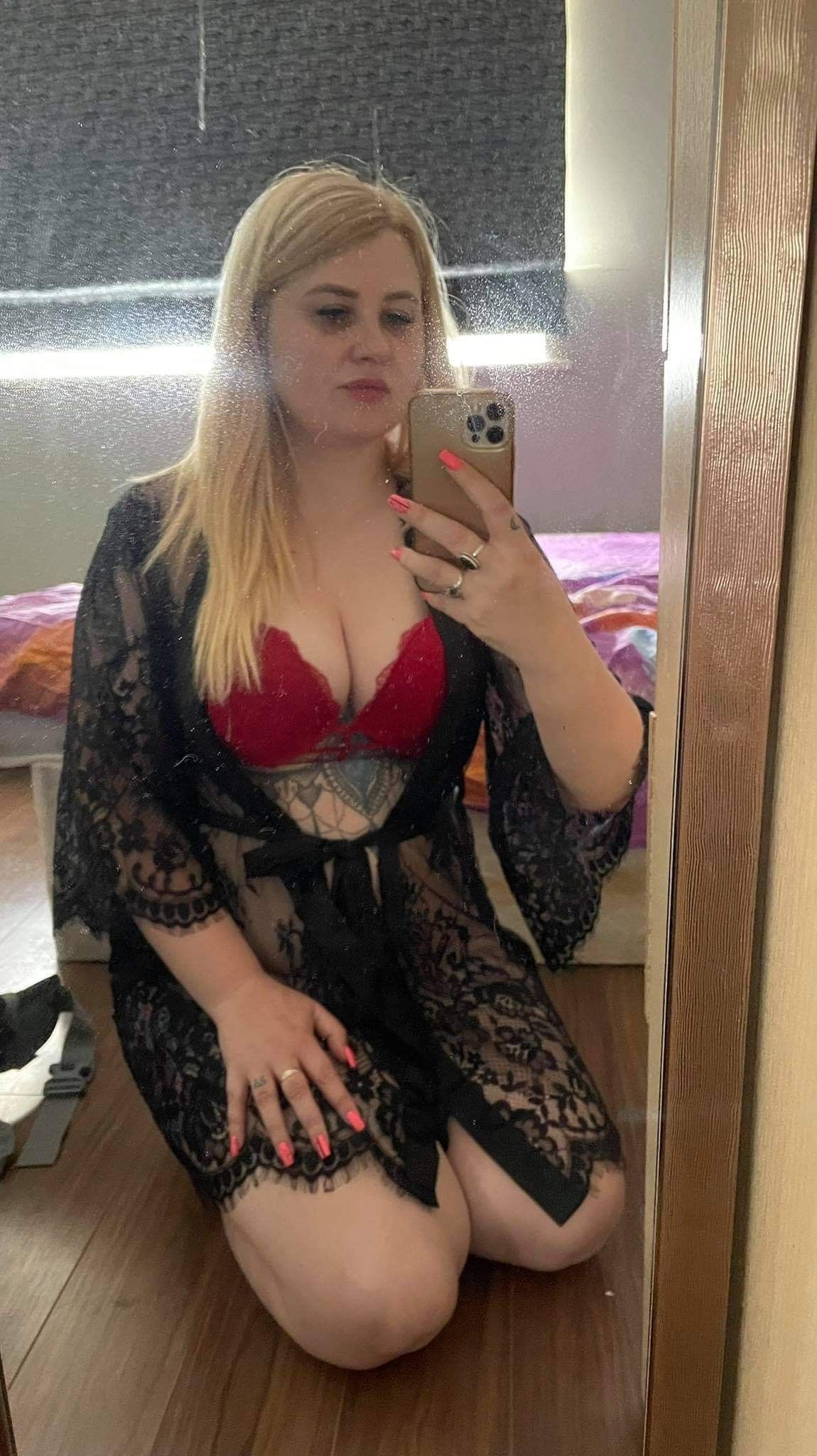 https://cdn.adultwork.com/gallery/G12/8899407.jpg