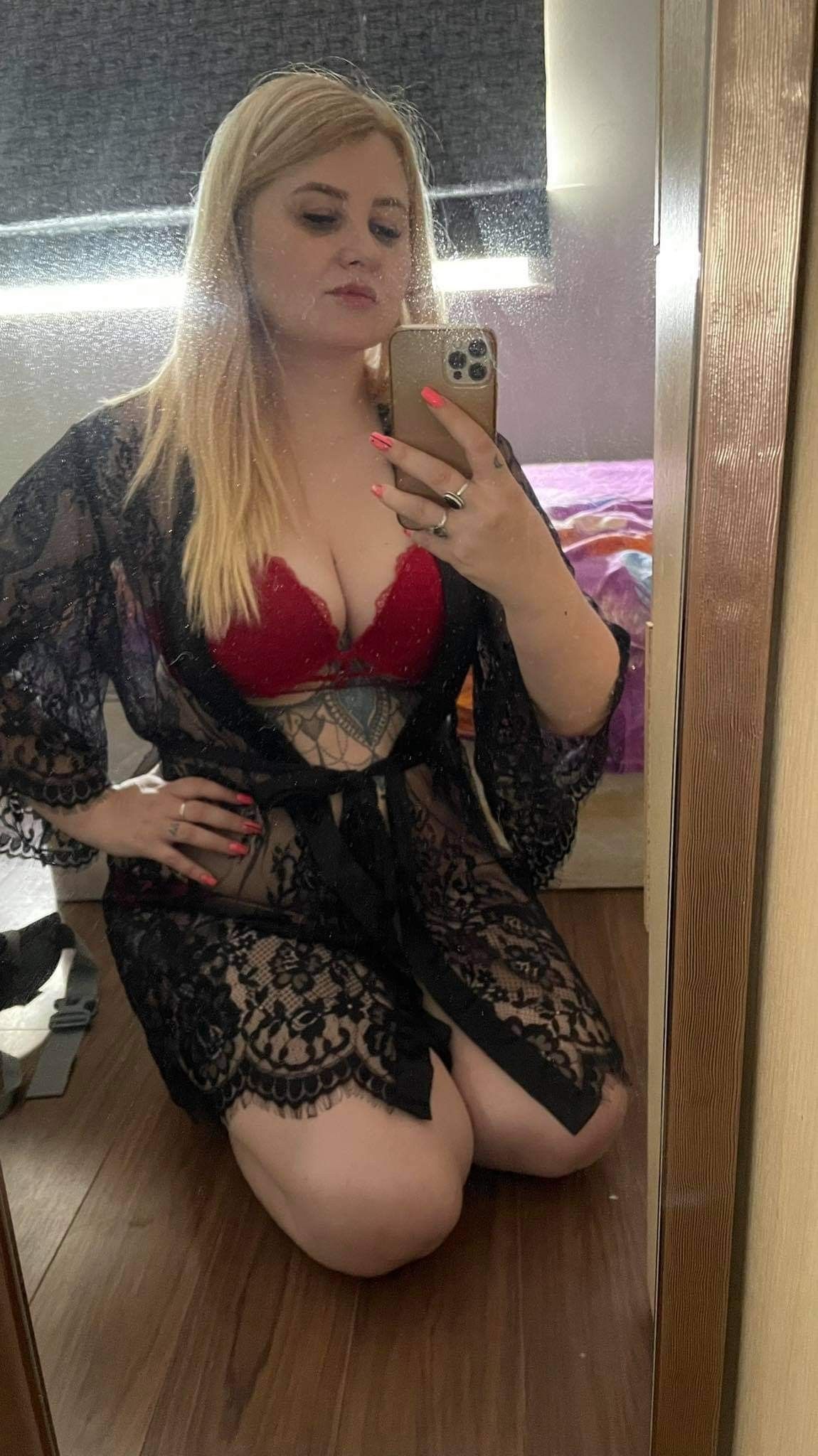 https://cdn.adultwork.com/gallery/G12/8899408.jpg