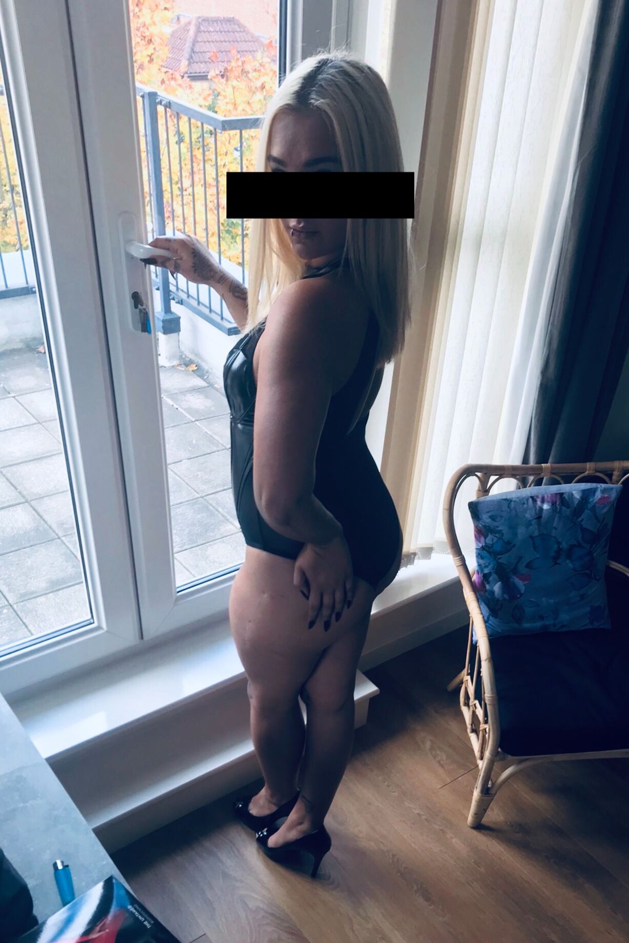 https://cdn.adultwork.com/gallery/G12/8900163.jpg