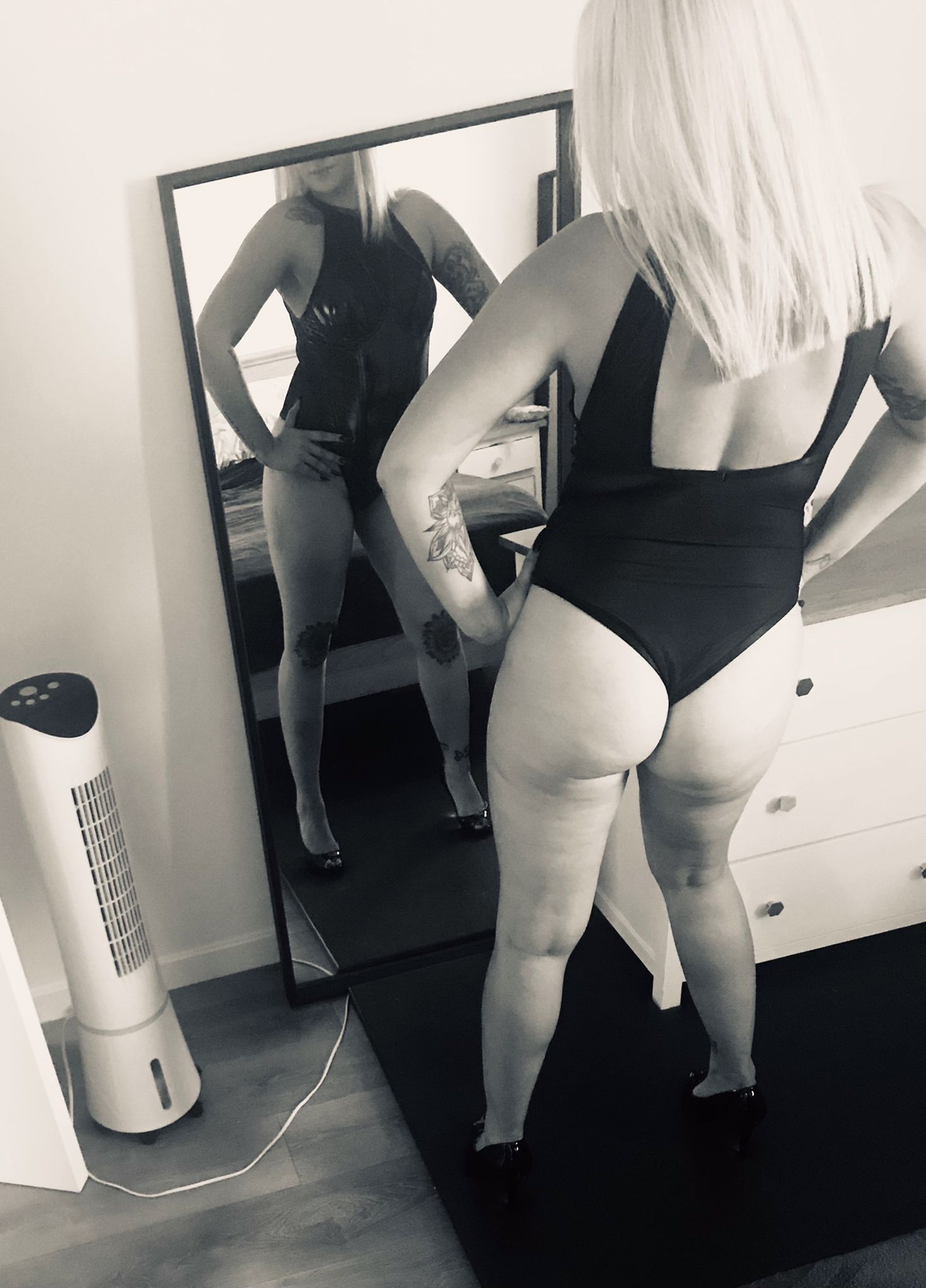 https://cdn.adultwork.com/gallery/G12/8900169.jpg