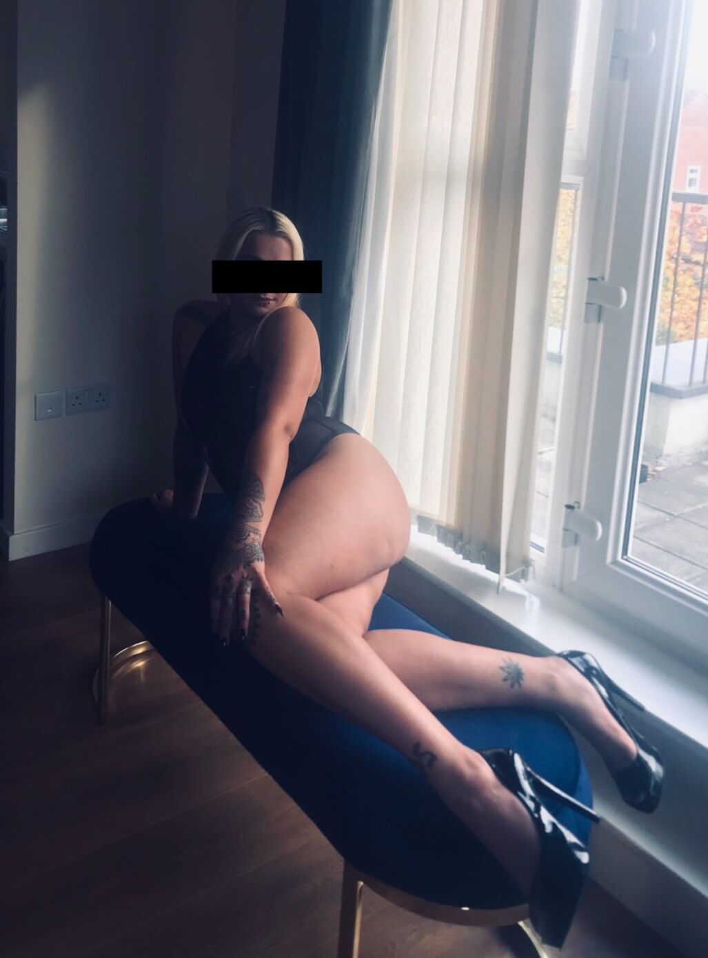 https://cdn.adultwork.com/gallery/G12/8900173.jpg