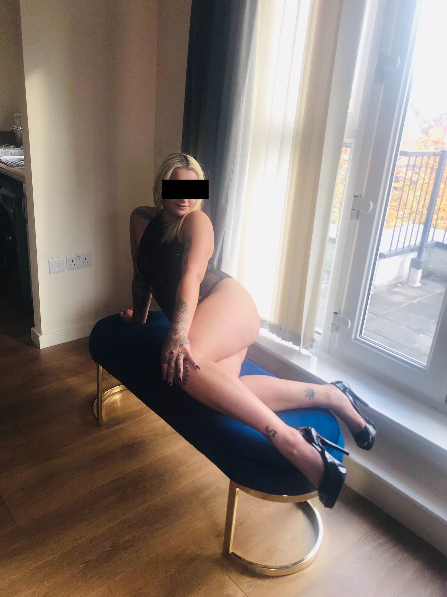 https://cdn.adultwork.com/gallery/G12/8900180.jpg