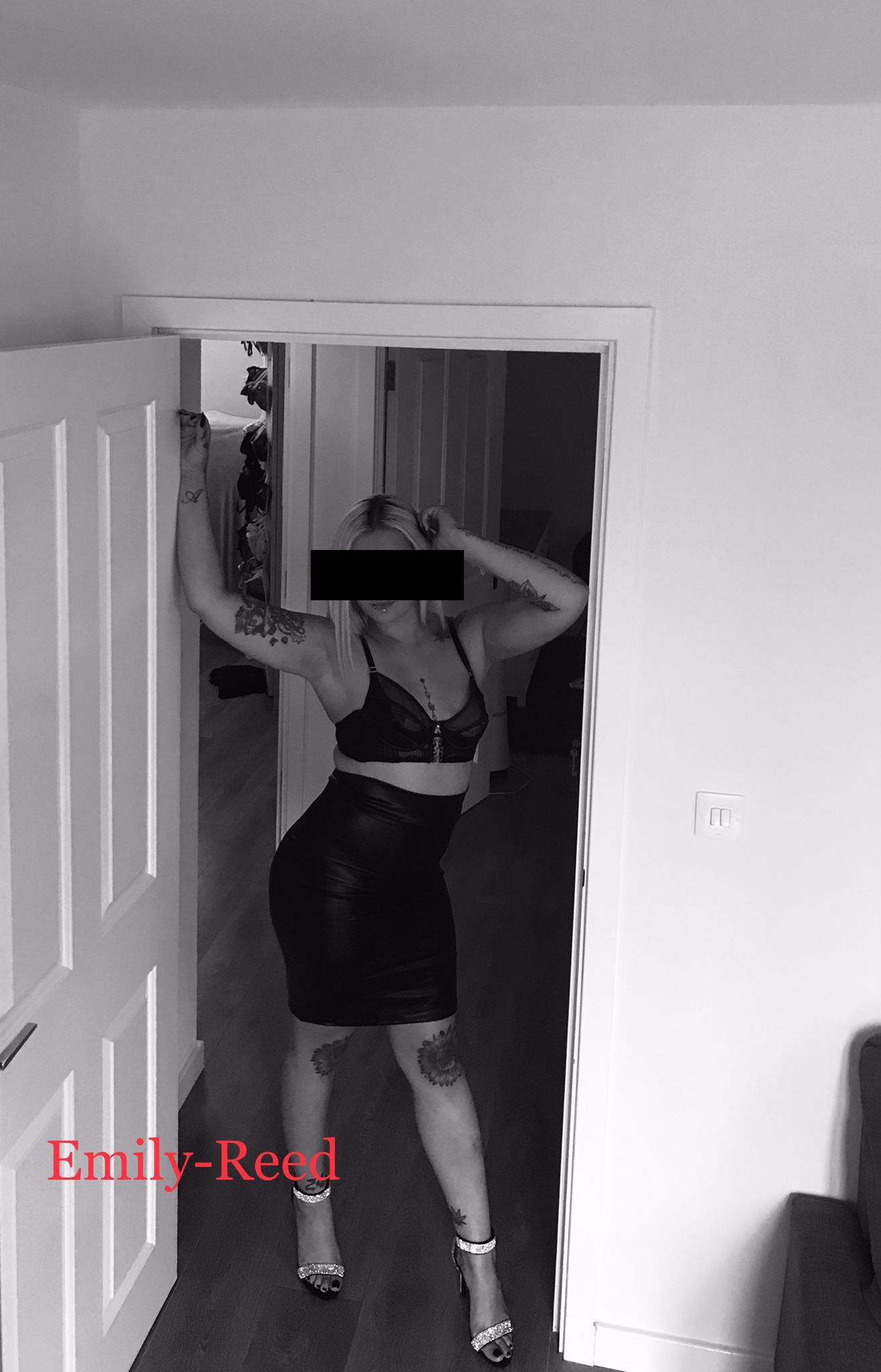 https://cdn.adultwork.com/gallery/G12/8900198.jpg