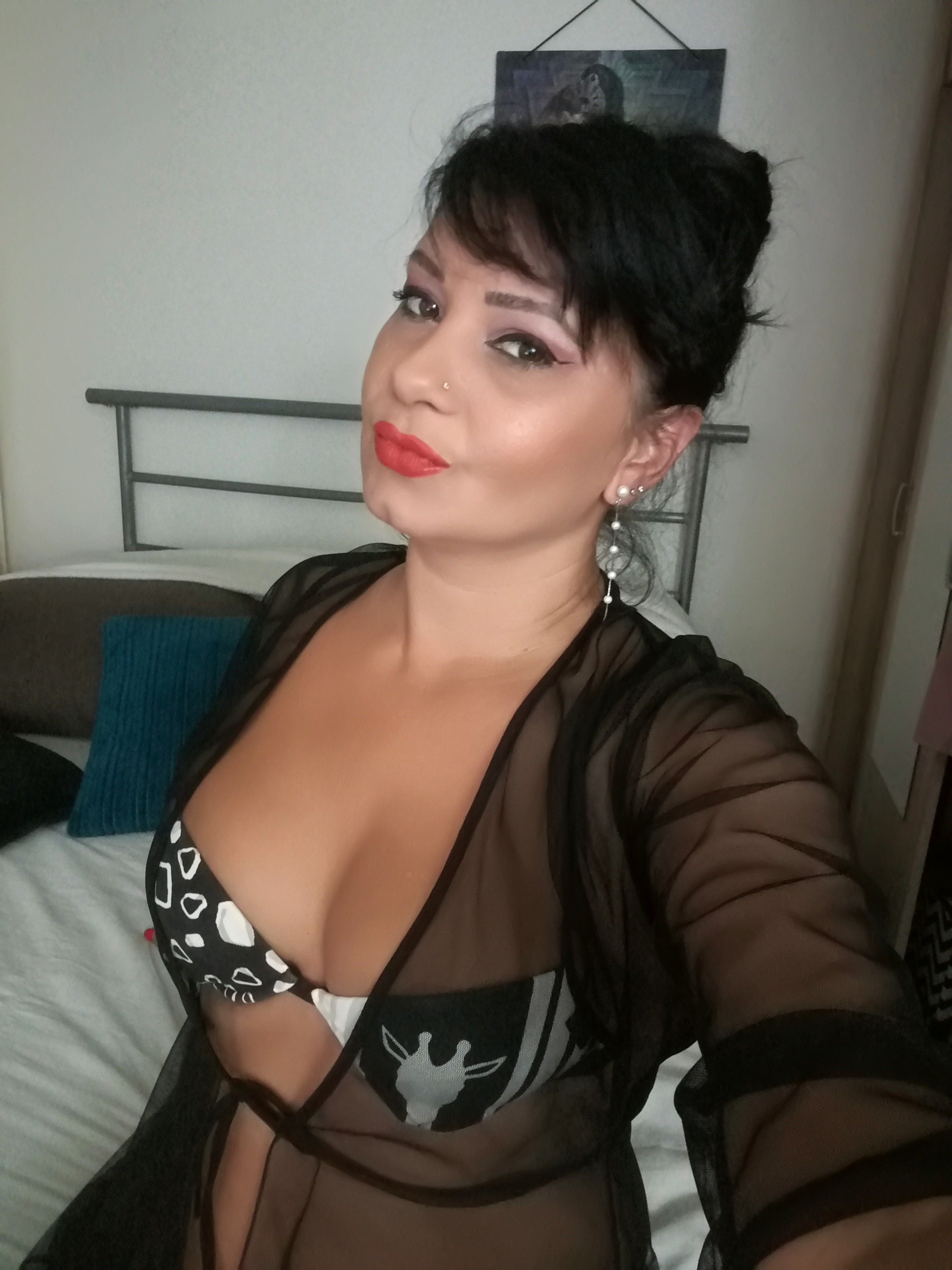 https://cdn.adultwork.com/gallery/G12/8903042.jpg