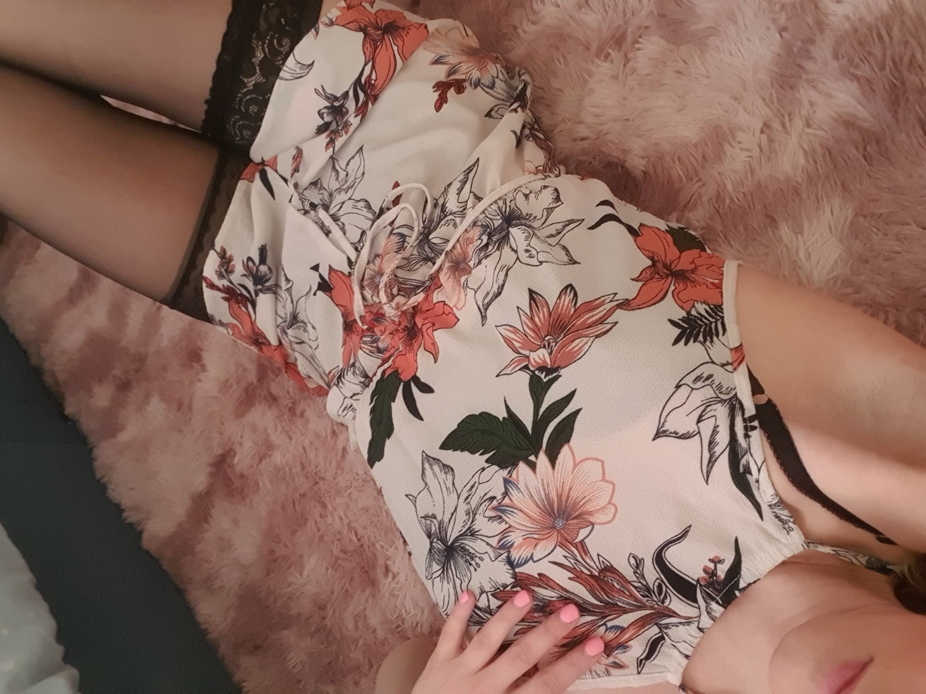 https://cdn.adultwork.com/gallery/G12/8904043.jpg