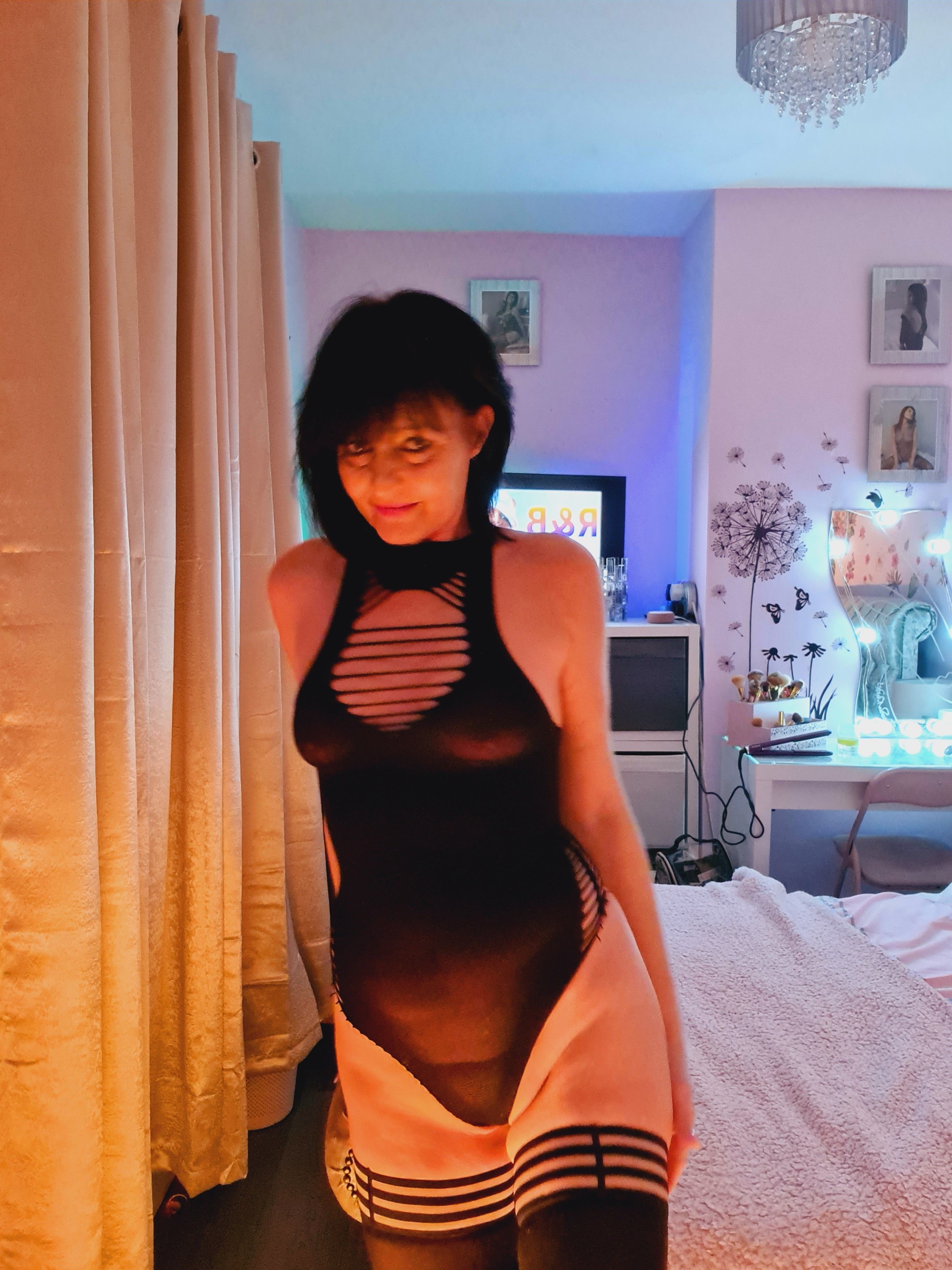 https://cdn.adultwork.com/gallery/G12/8906931.jpg