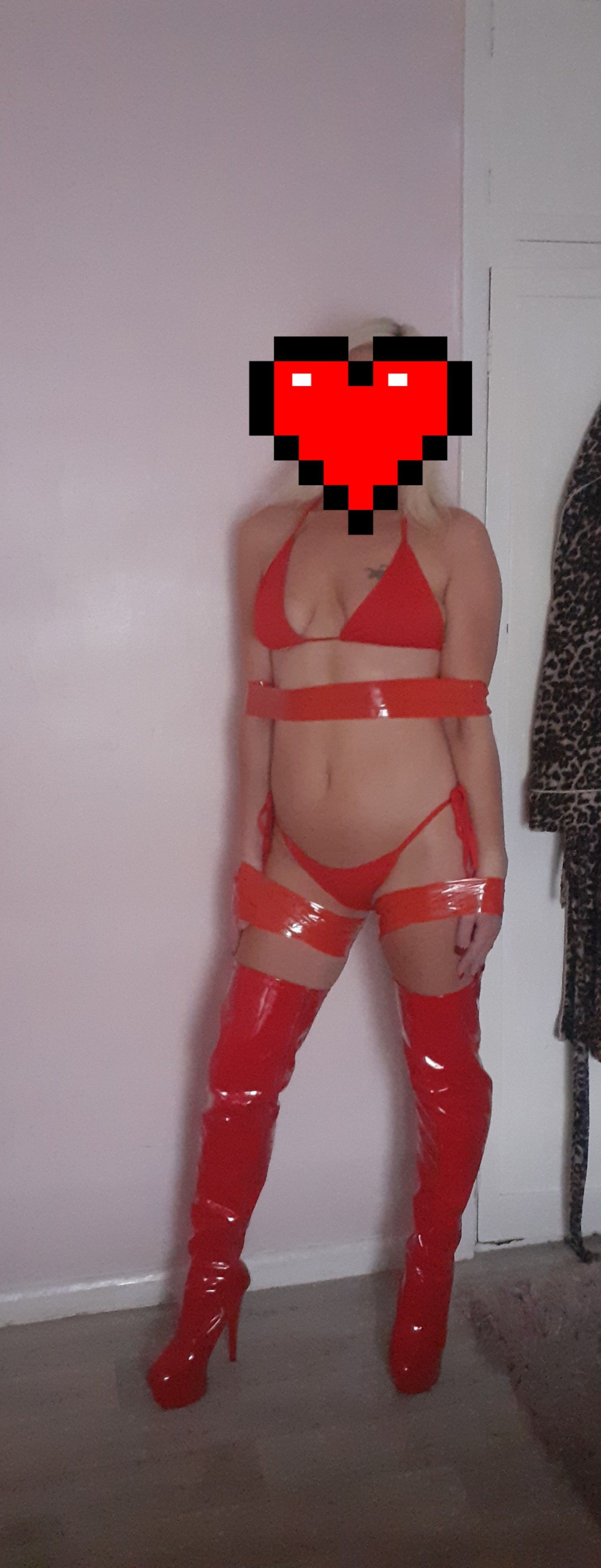 https://cdn.adultwork.com/gallery/G12/8907635.jpg