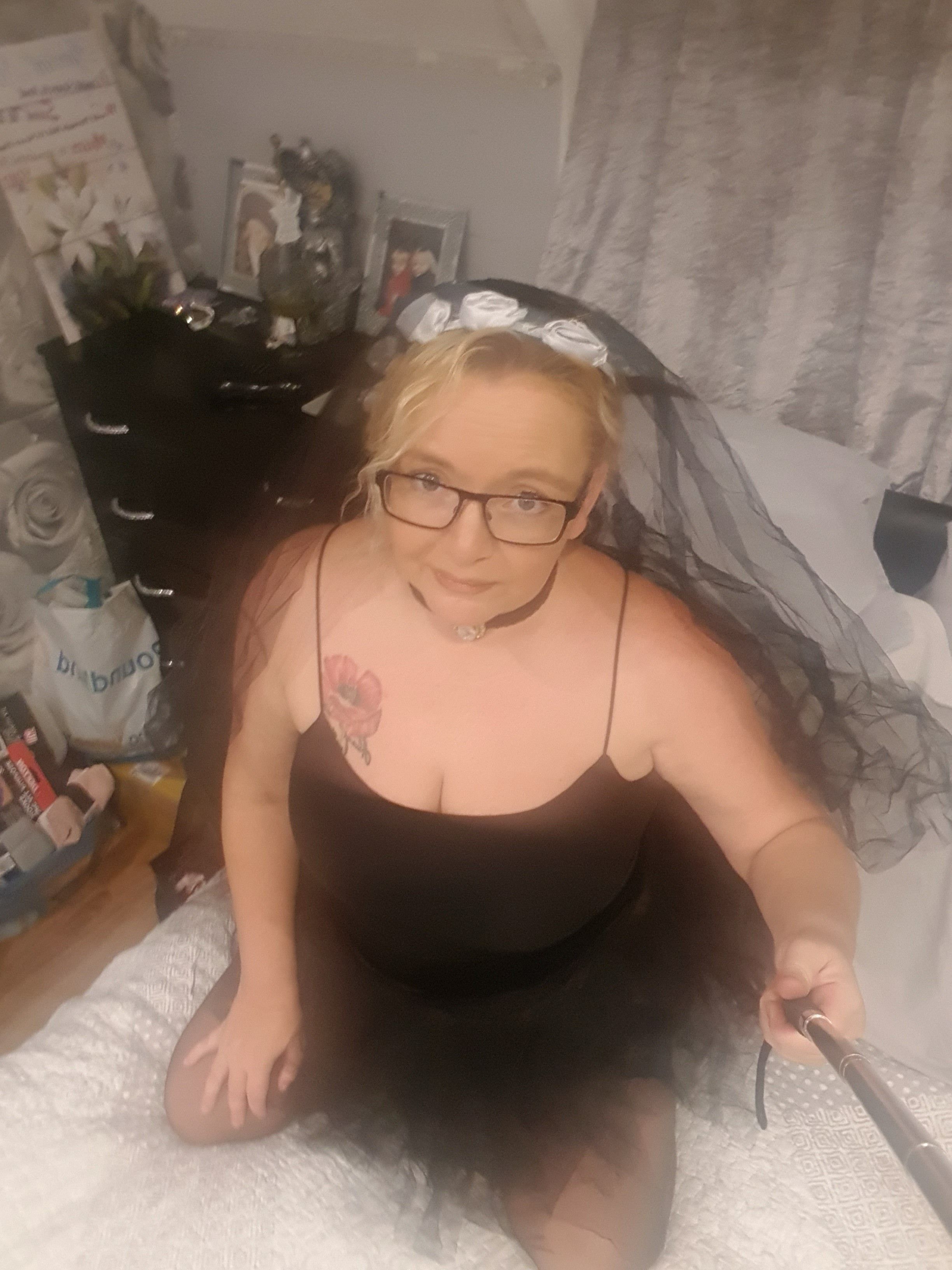 https://cdn.adultwork.com/gallery/G12/8908949.jpg