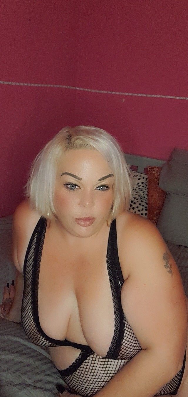 https://cdn.adultwork.com/gallery/G12/8909285.jpg