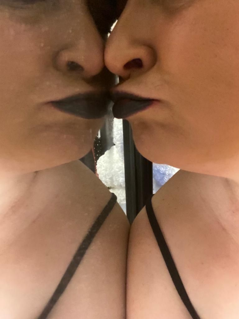 https://cdn.adultwork.com/gallery/G12/8911260.jpg