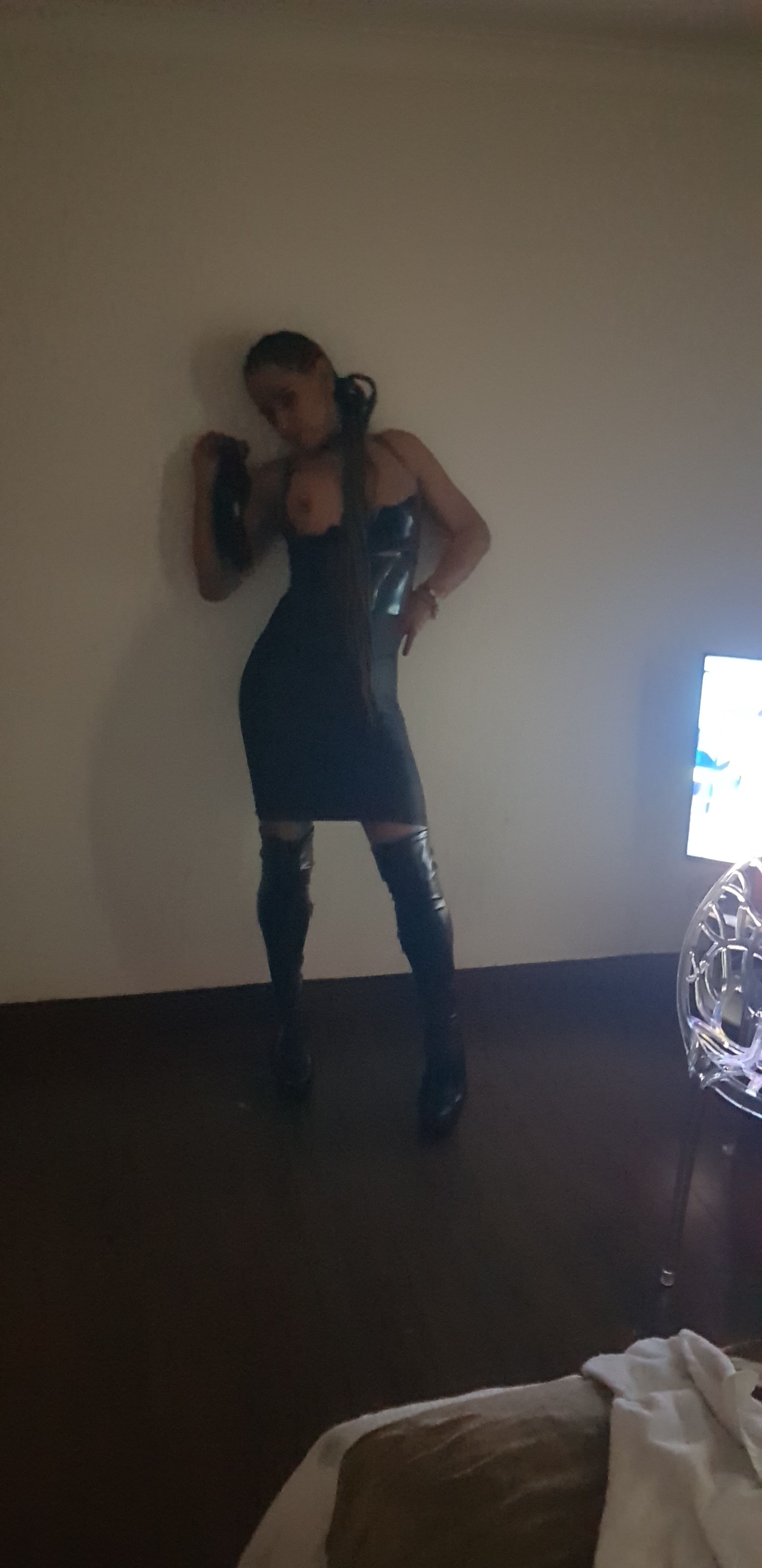 https://cdn.adultwork.com/gallery/G12/8911360.jpg