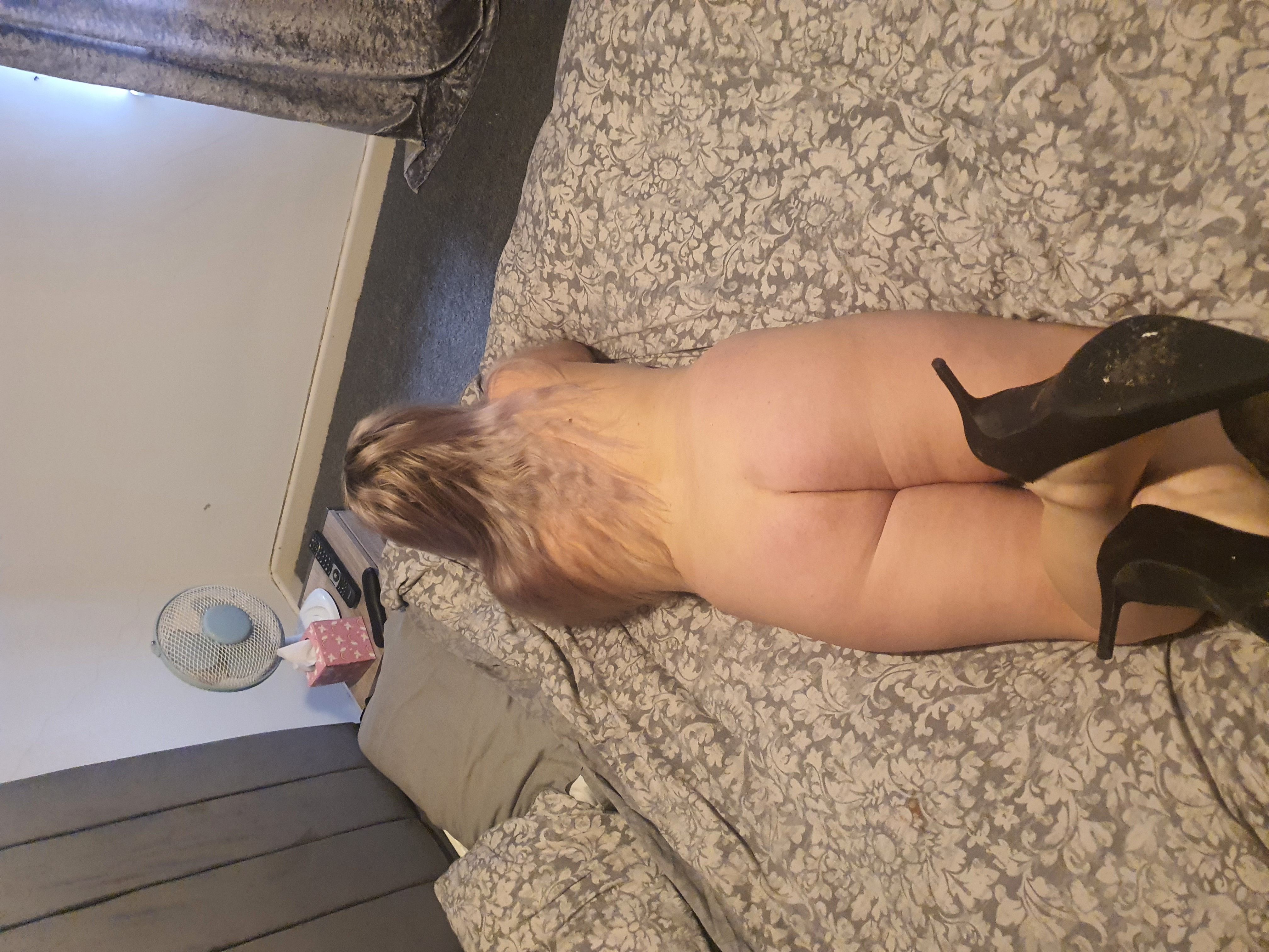 https://cdn.adultwork.com/gallery/G12/8913081.jpg