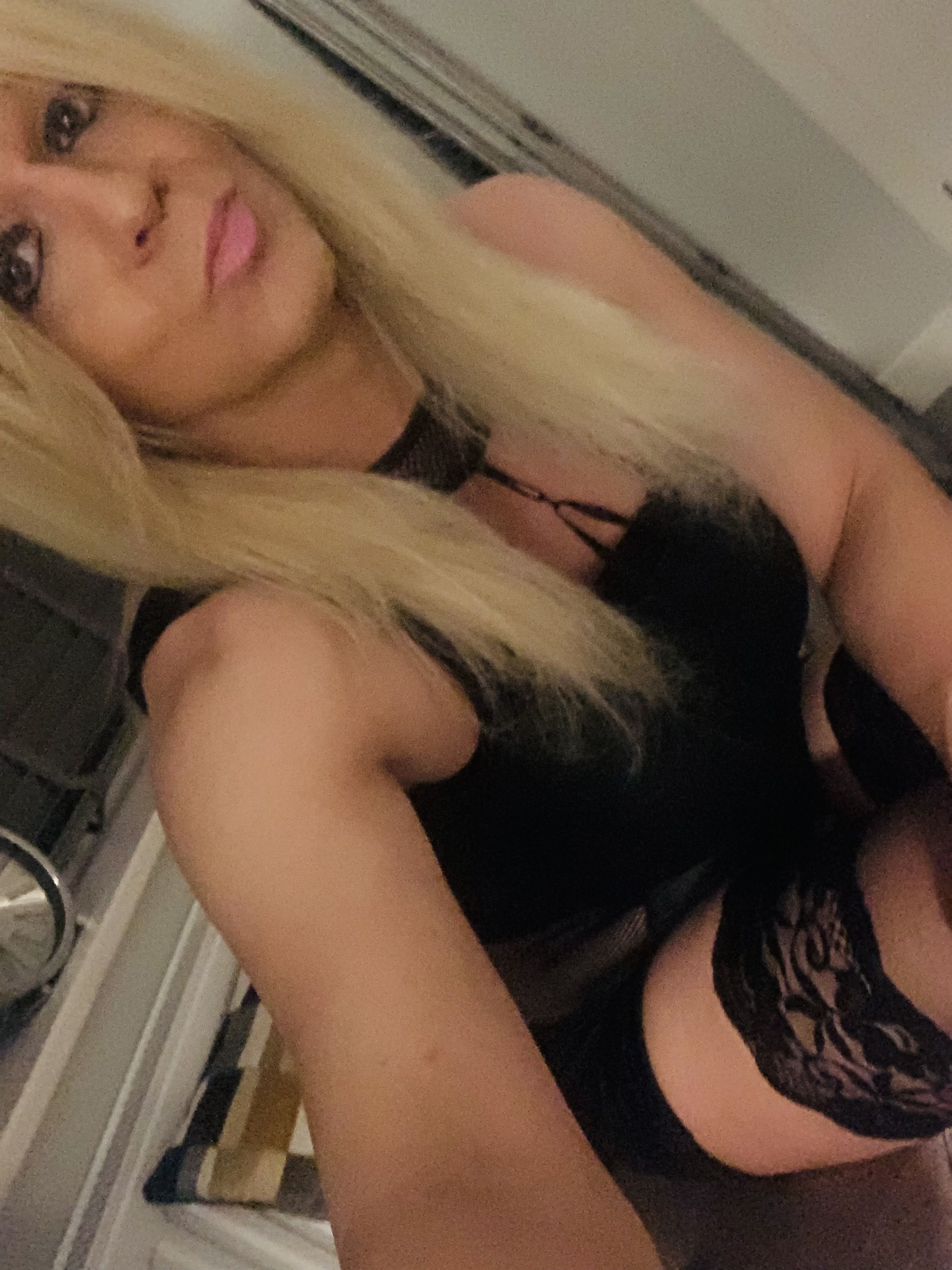 https://cdn.adultwork.com/gallery/G12/8914037.jpg