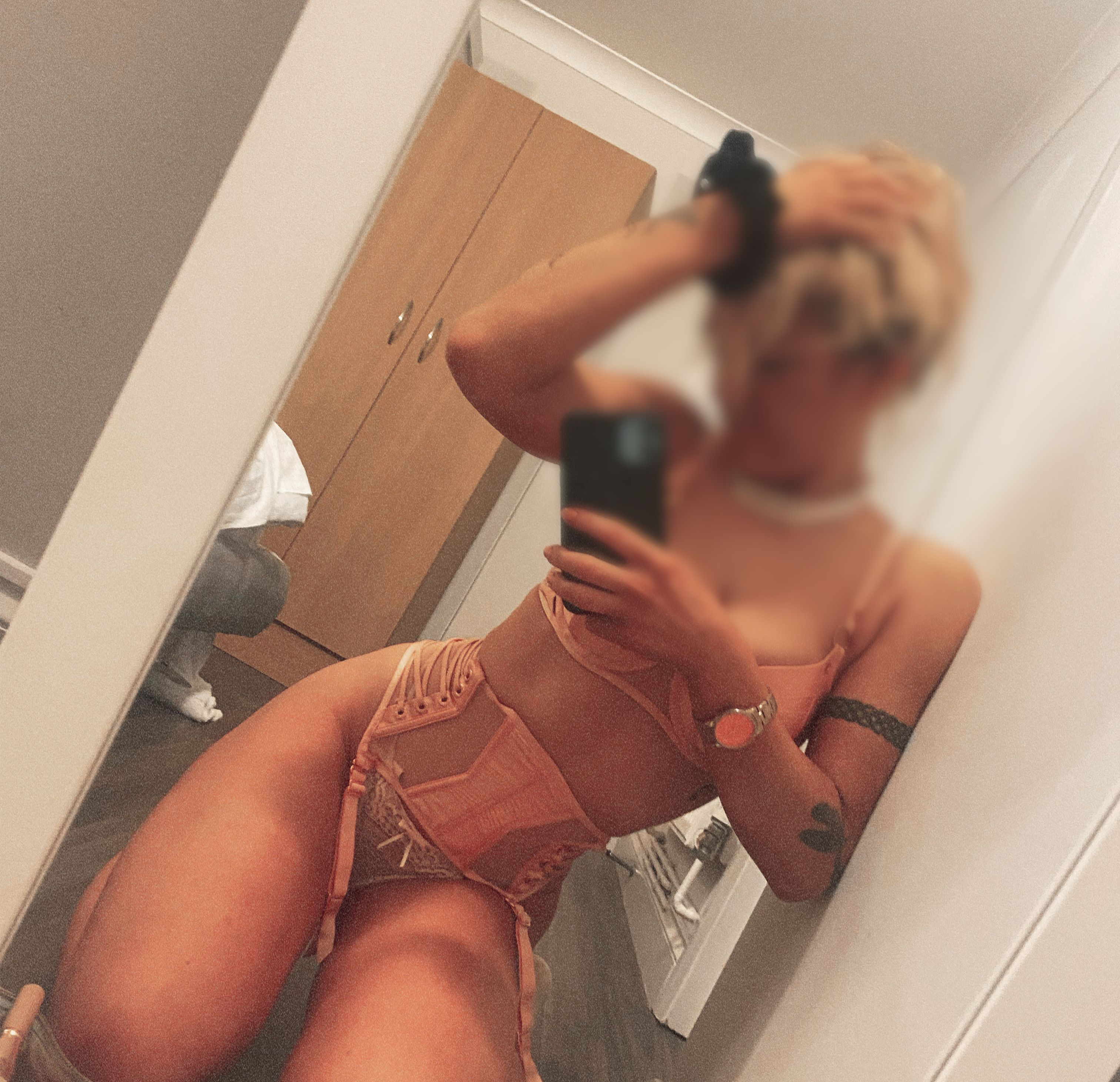 https://cdn.adultwork.com/gallery/G12/8914047.jpg