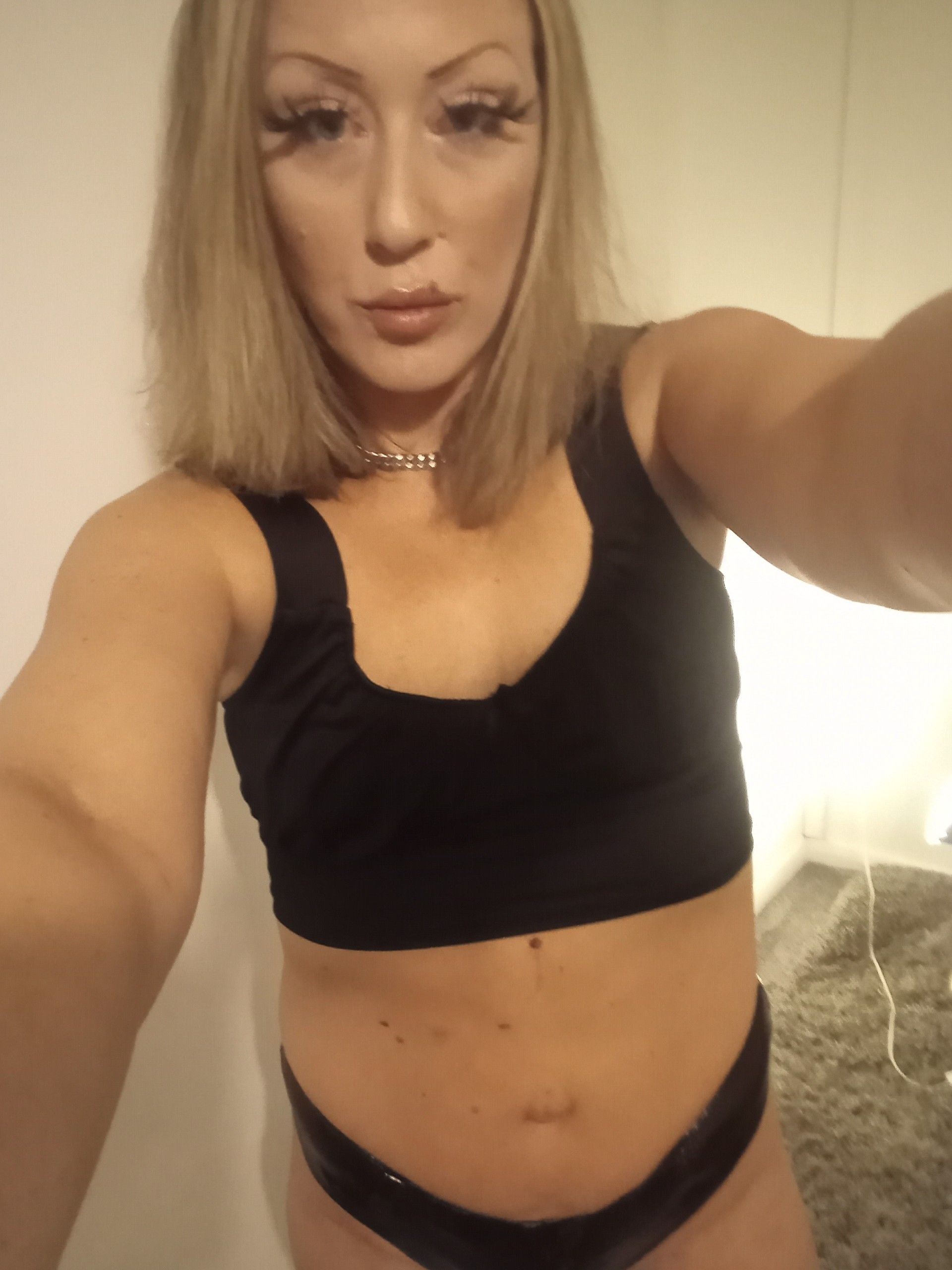 https://cdn.adultwork.com/gallery/G12/8914601.jpg