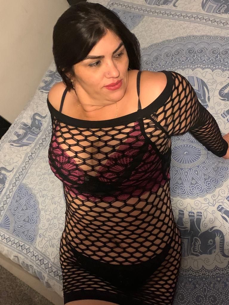 https://cdn.adultwork.com/gallery/G12/8914738.jpg