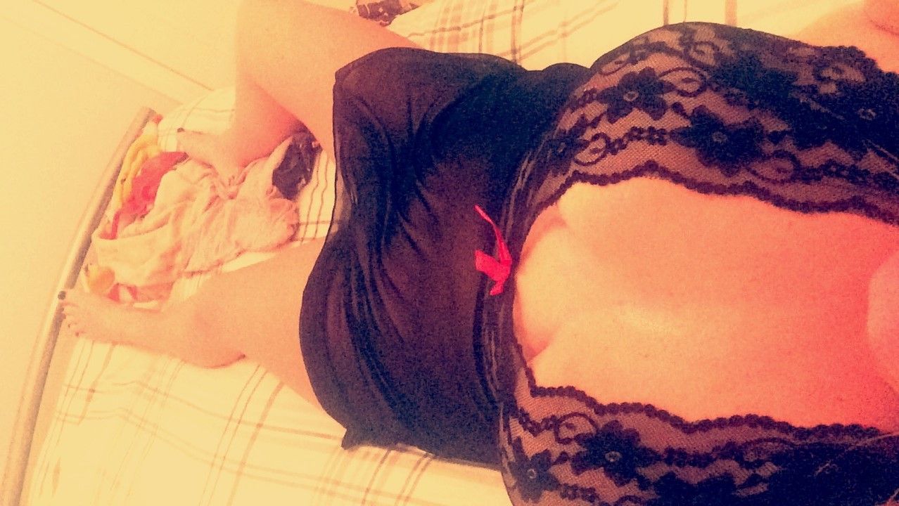 https://cdn.adultwork.com/gallery/G12/8915165.jpg