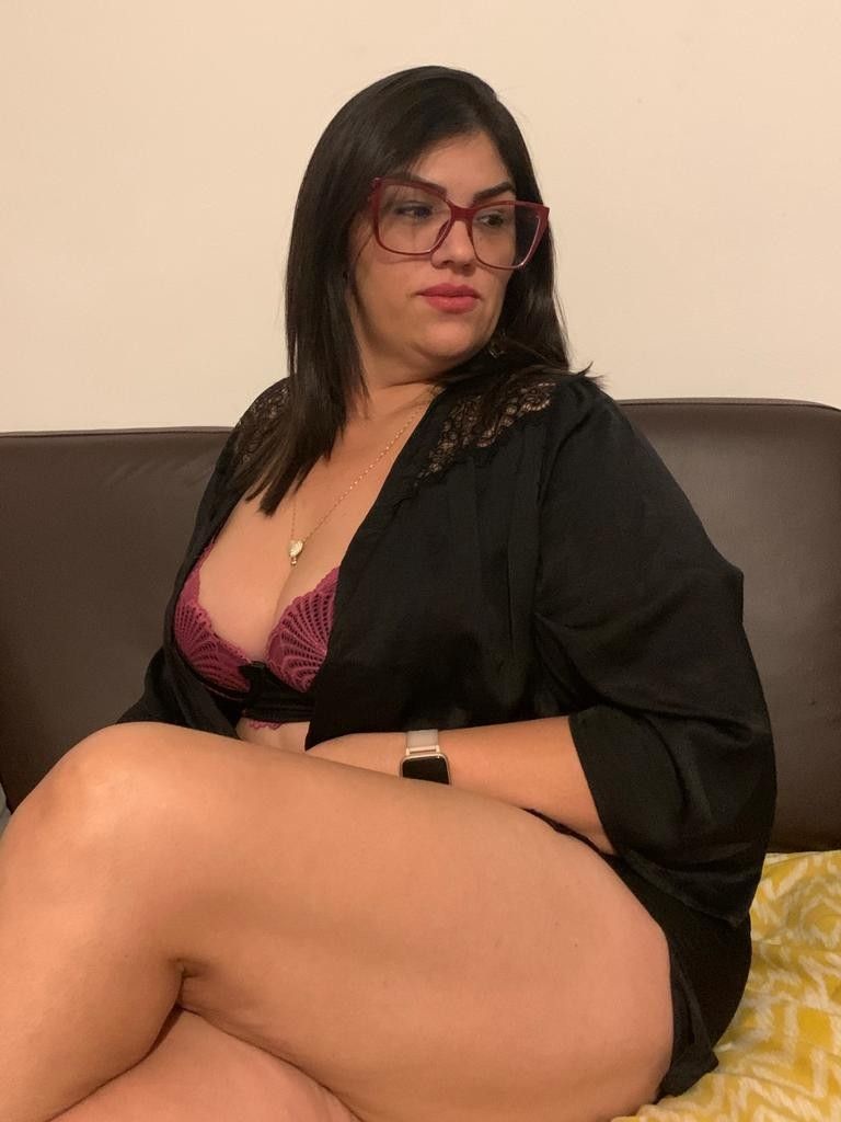 https://cdn.adultwork.com/gallery/G12/8915975.jpg