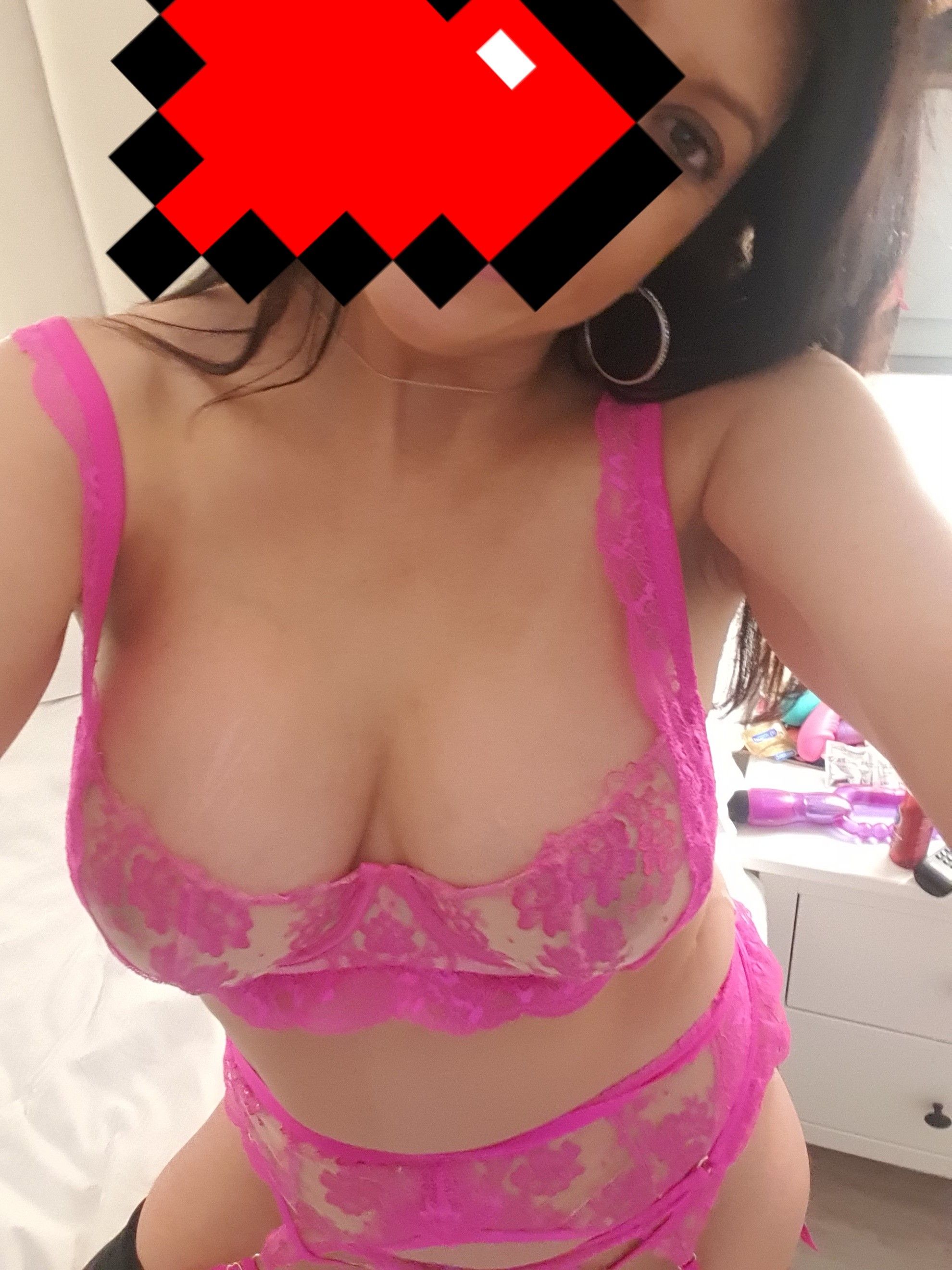 https://cdn.adultwork.com/gallery/G12/8918048.jpg