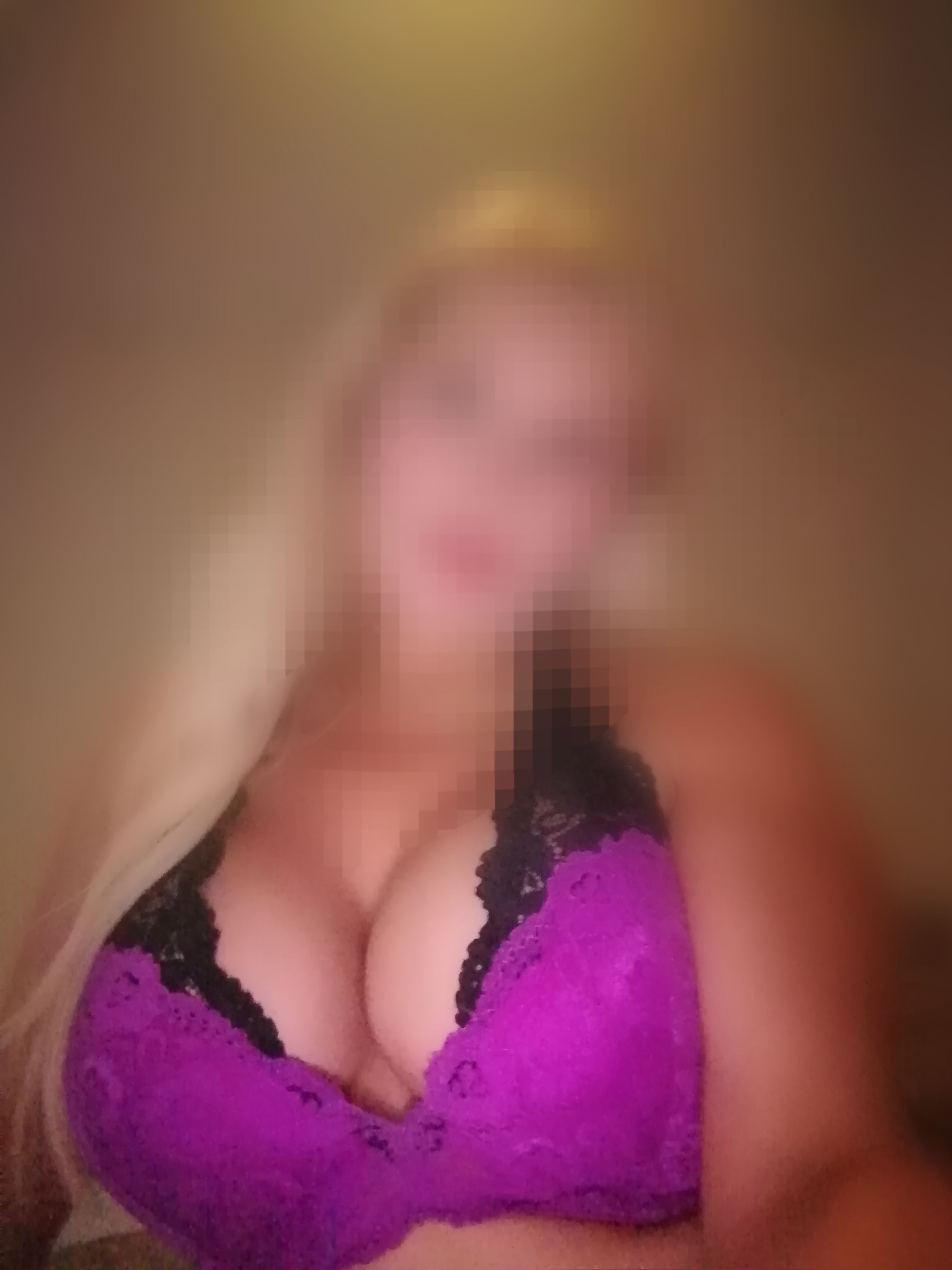 https://cdn.adultwork.com/gallery/G12/8918184.jpg