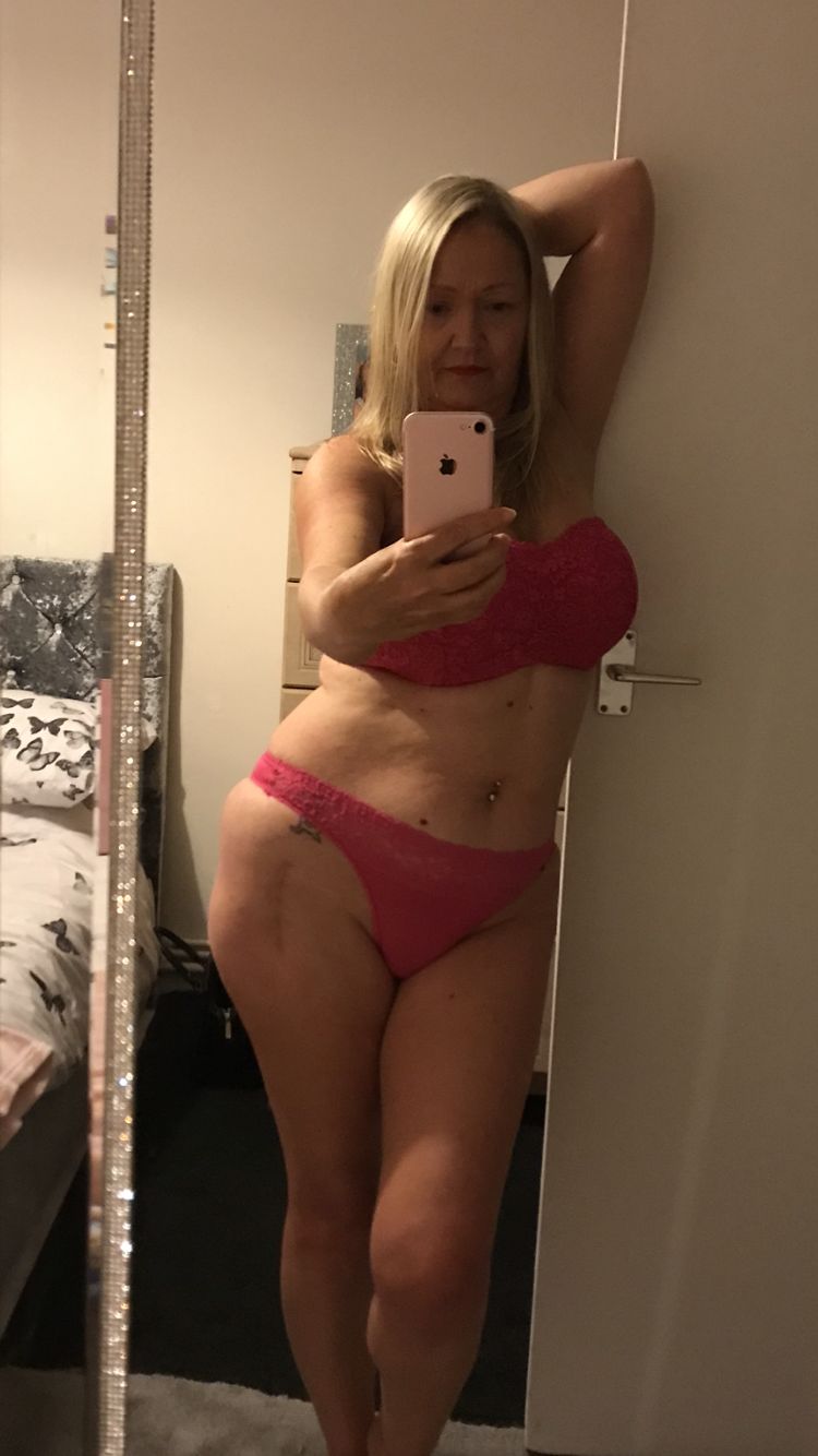 https://cdn.adultwork.com/gallery/G12/8926710.jpg