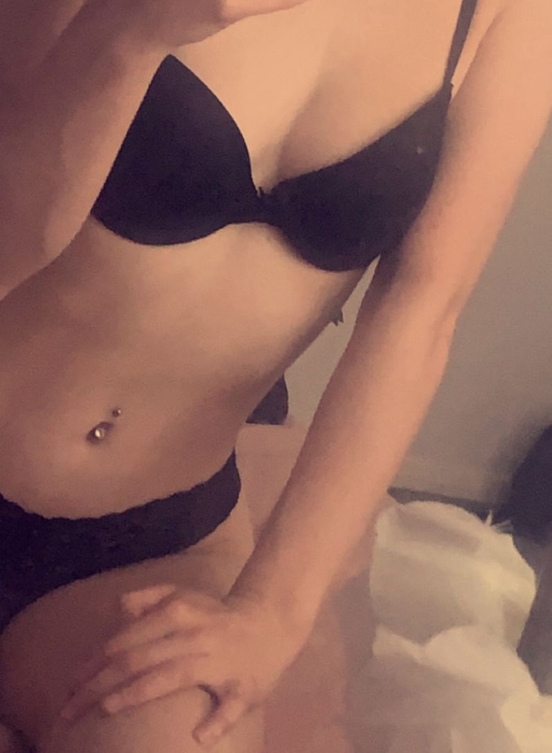 https://cdn.adultwork.com/gallery/G12/8926847.jpg