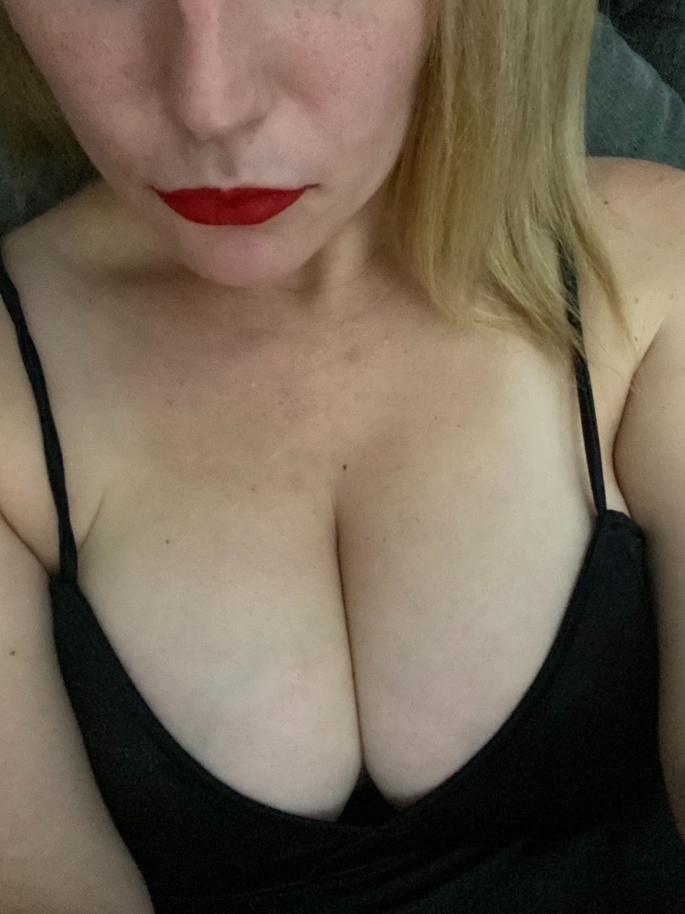 https://cdn.adultwork.com/gallery/G12/8928980.jpg